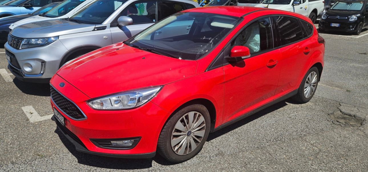 FORD Focus 1.0 SCTi Red Edition-image-0