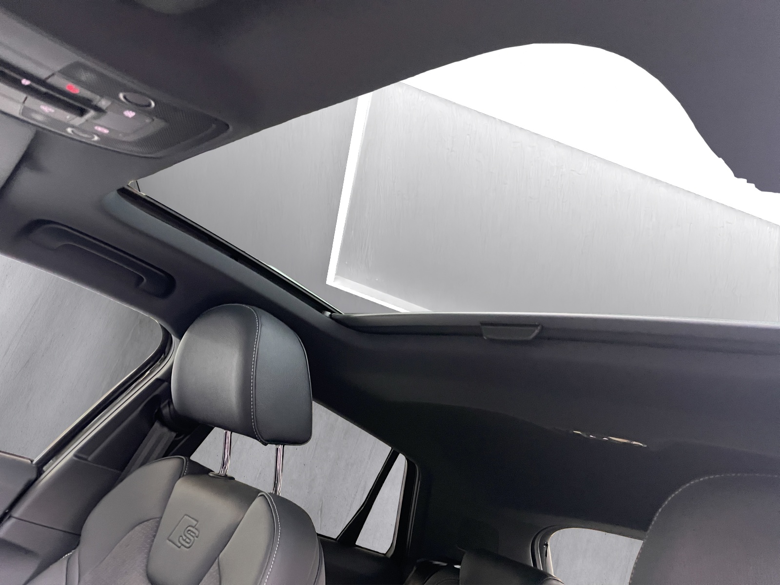 AUDI Q2 40 TFSI S line Attraction quattro S-tronic-image-16
