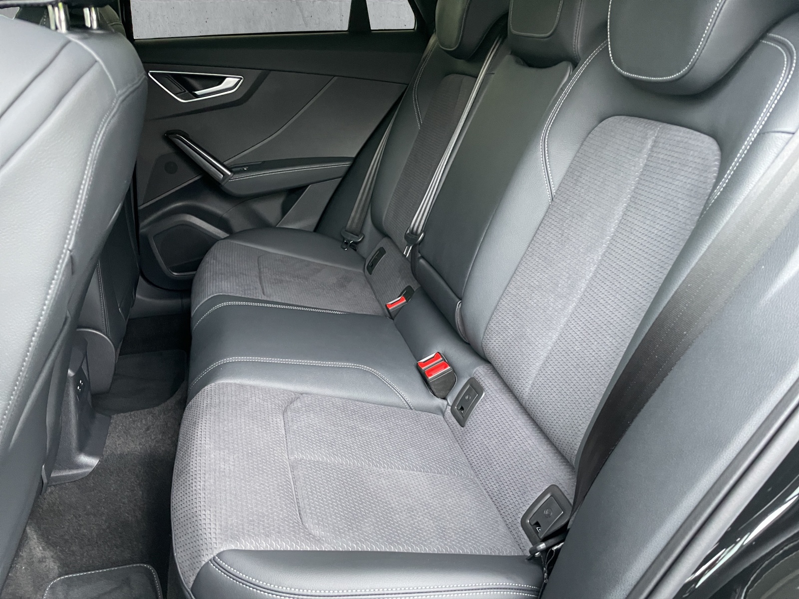 AUDI Q2 40 TFSI S line Attraction quattro S-tronic-image-13