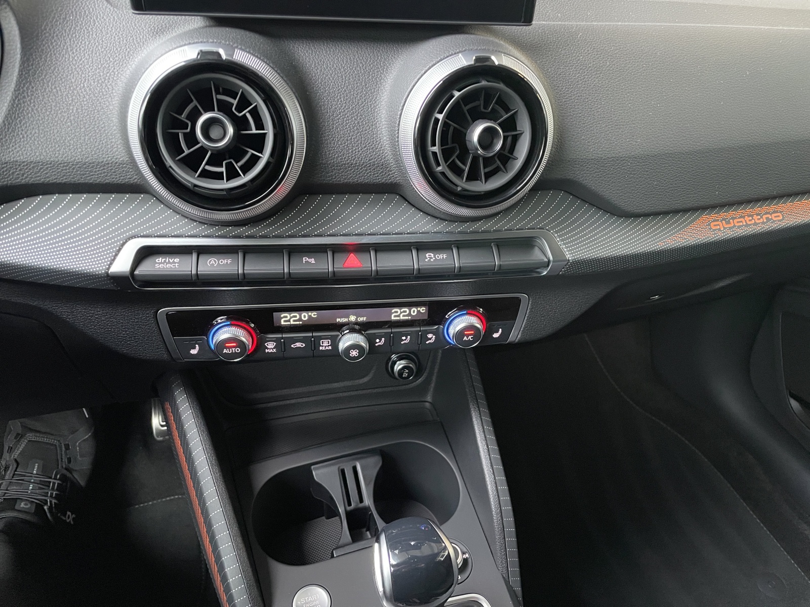 AUDI Q2 40 TFSI S line Attraction quattro S-tronic-image-11