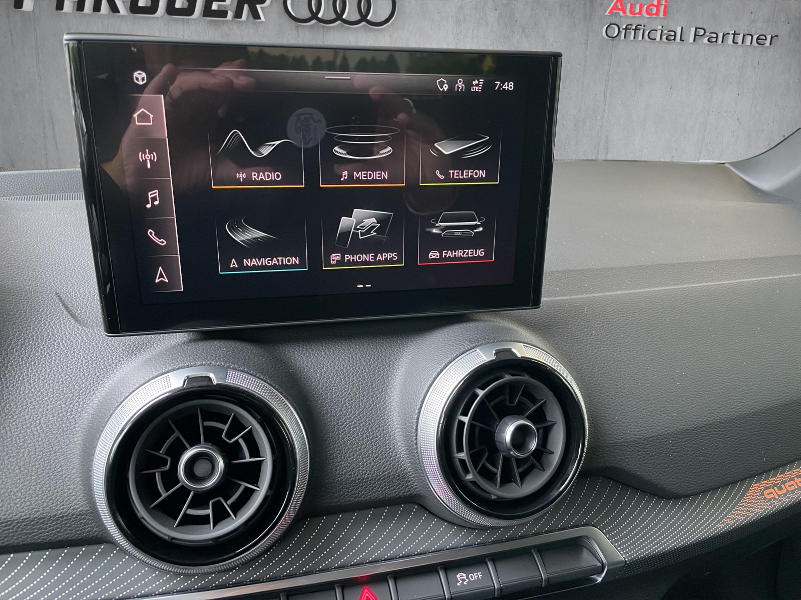 AUDI Q2 40 TFSI S line Attraction quattro S-tronic-image-12