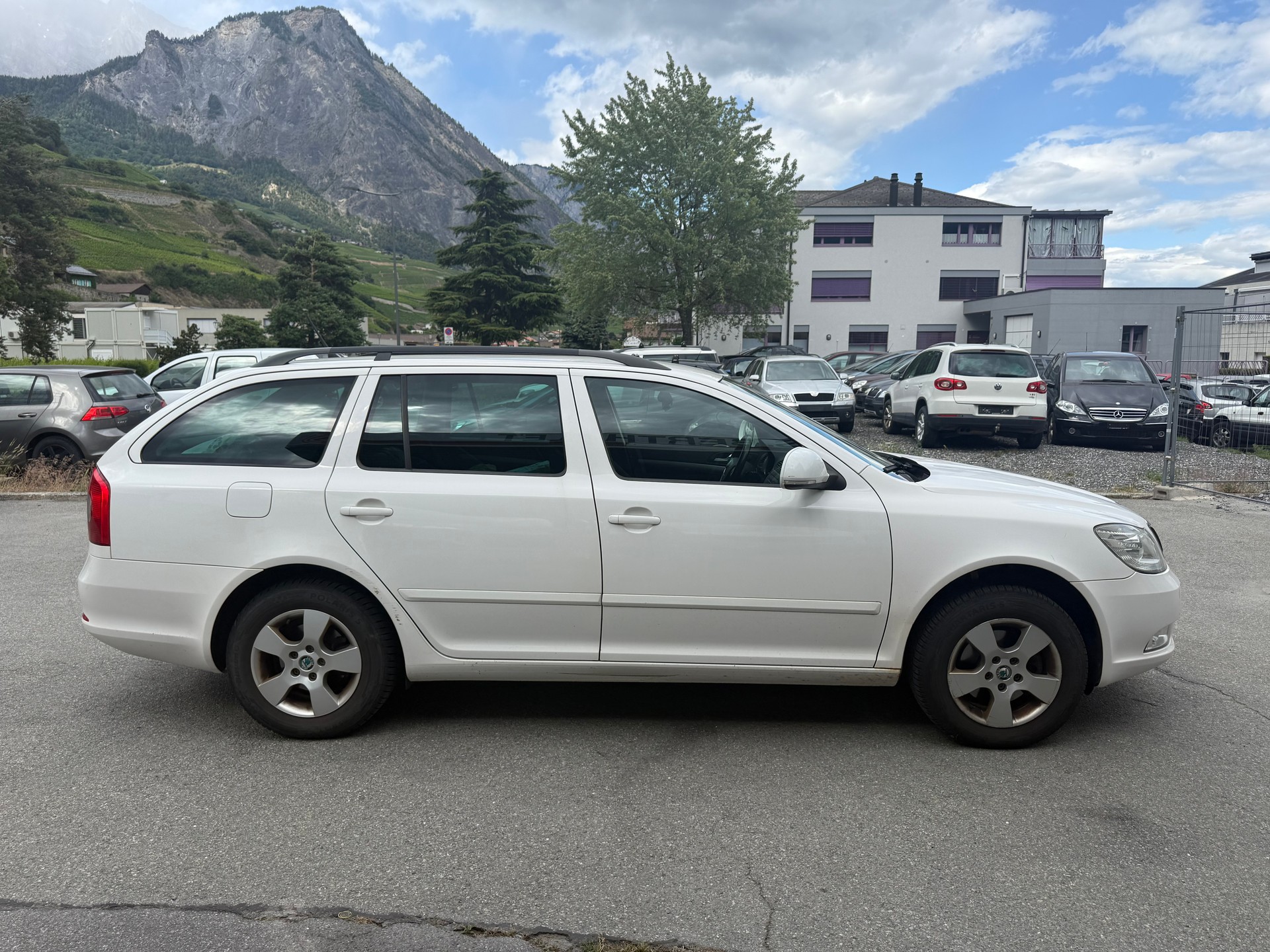 SKODA Octavia Combi 2.0 TDI Adventure 4x4 DSG-image-3