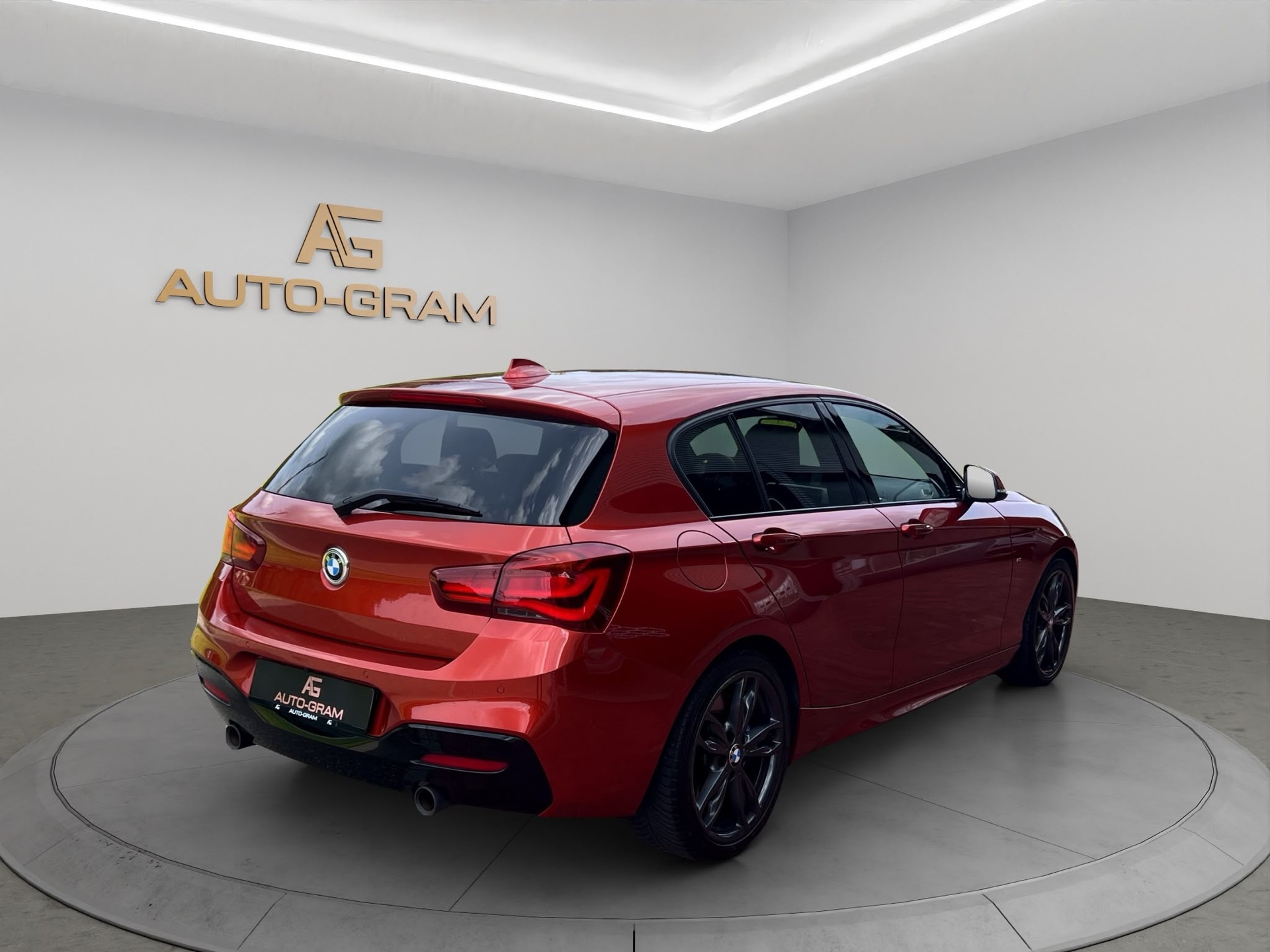 BMW M140i xDrive Steptronic-image-4