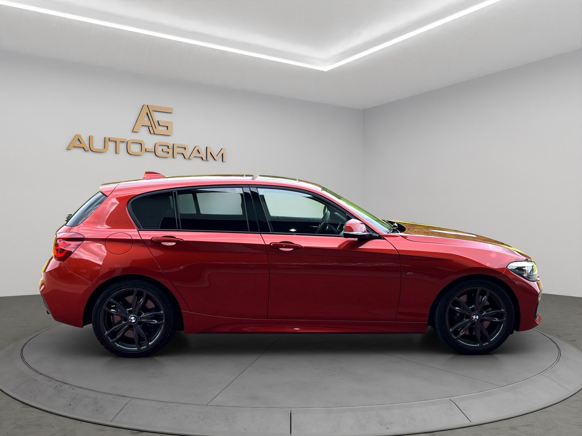 BMW M140i xDrive Steptronic-image-5