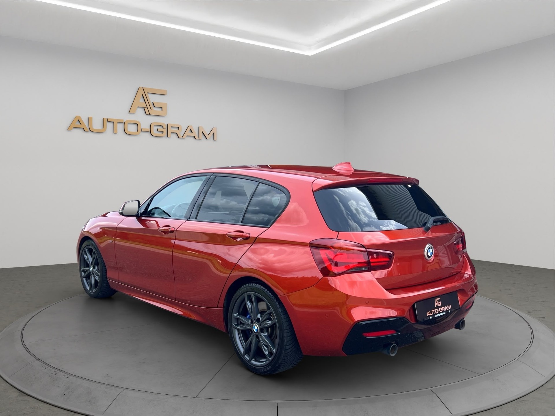 BMW M140i xDrive Steptronic-image-9