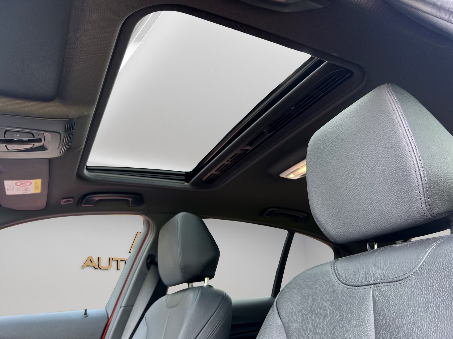 BMW M140i xDrive Steptronic-image-24