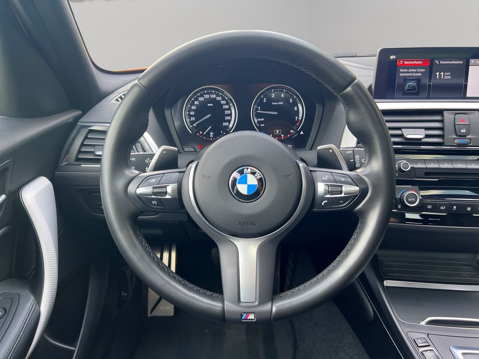 BMW M140i xDrive Steptronic-image-14