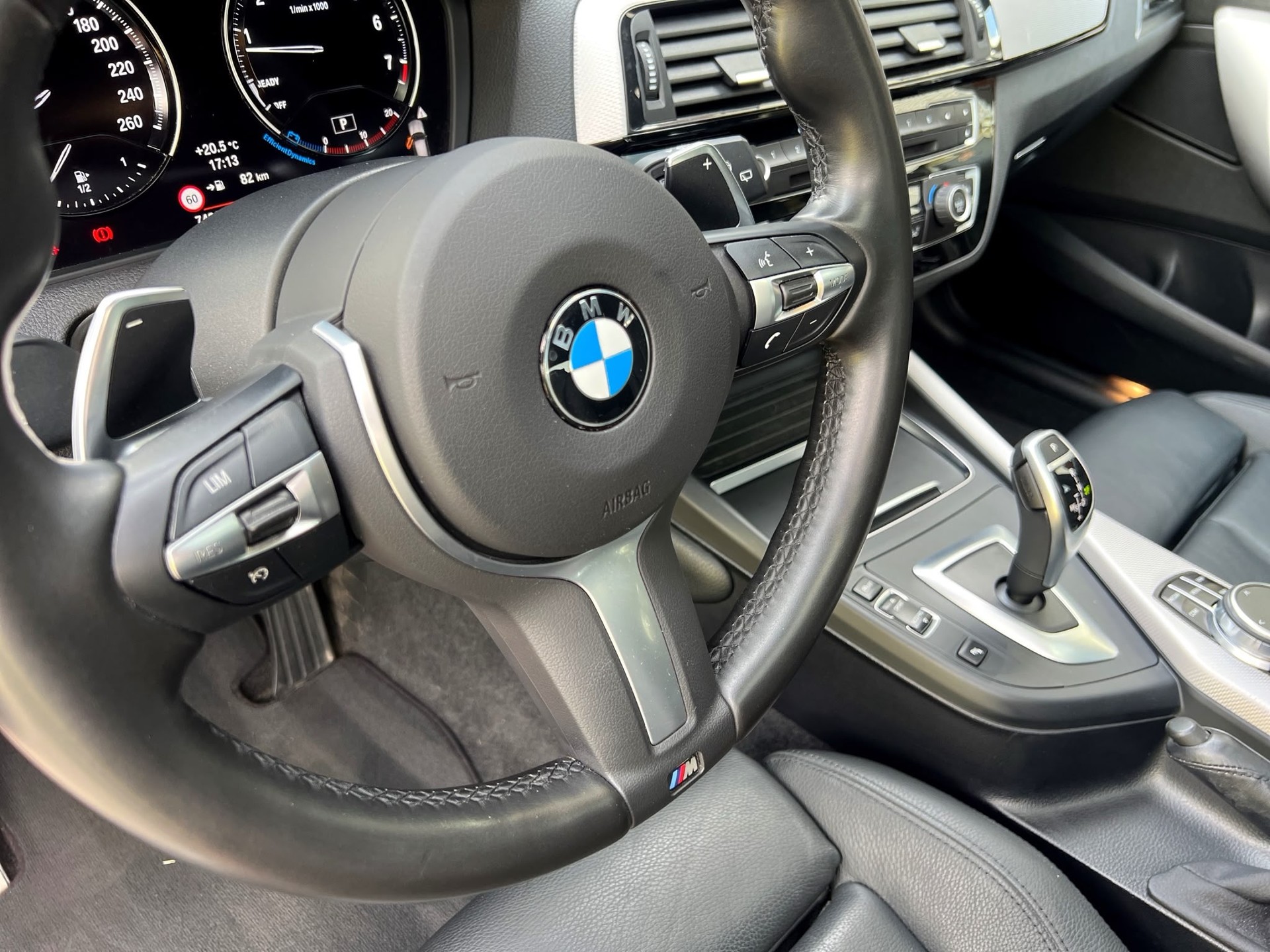 BMW M140i xDrive Steptronic-image-15