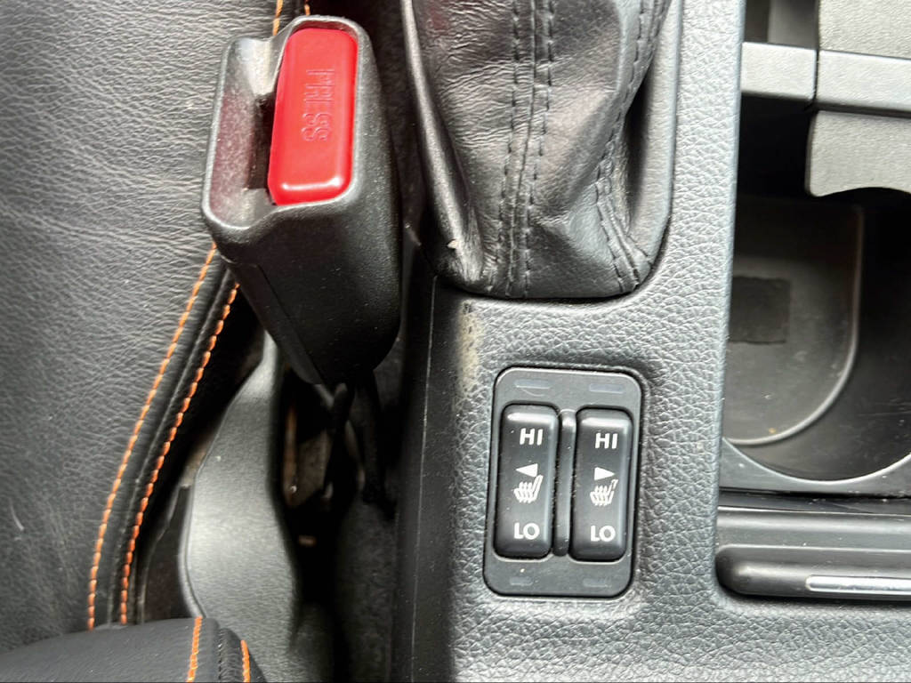 SUBARU XV 2.0i Swiss Three-image-14