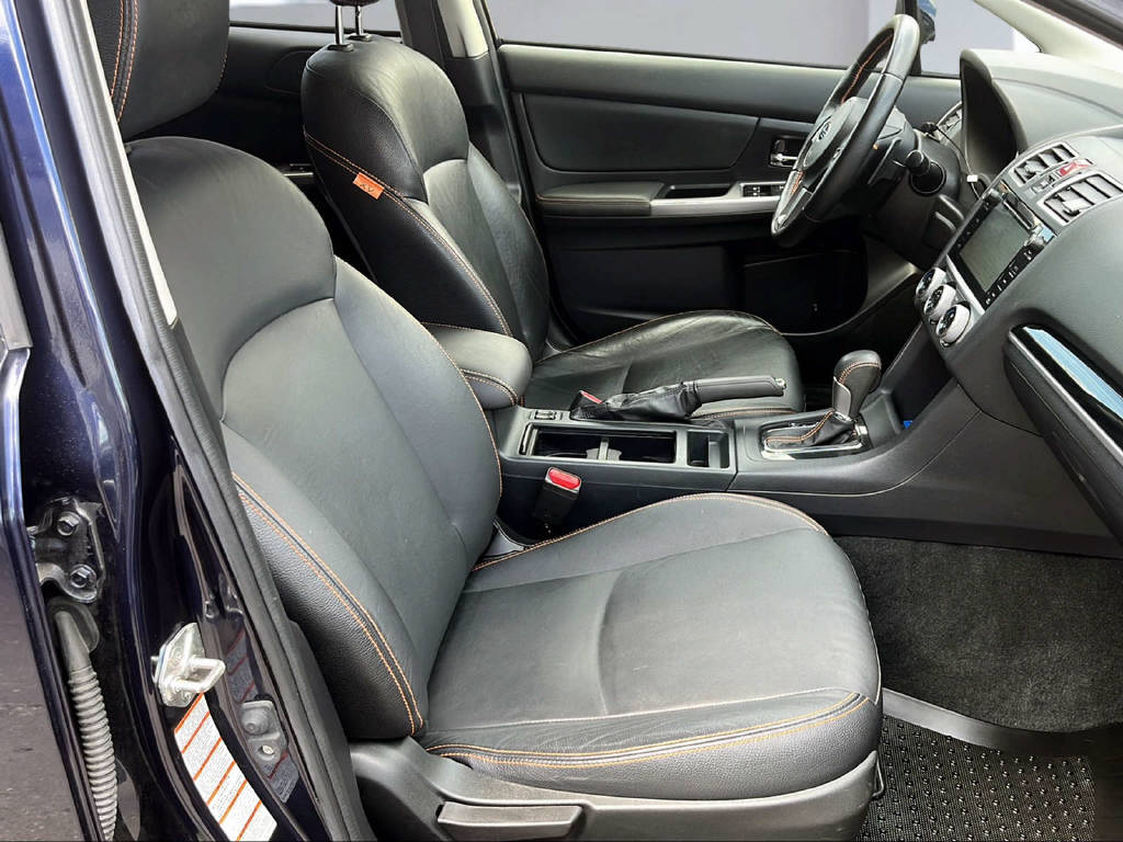 SUBARU XV 2.0i Swiss Three-image-17