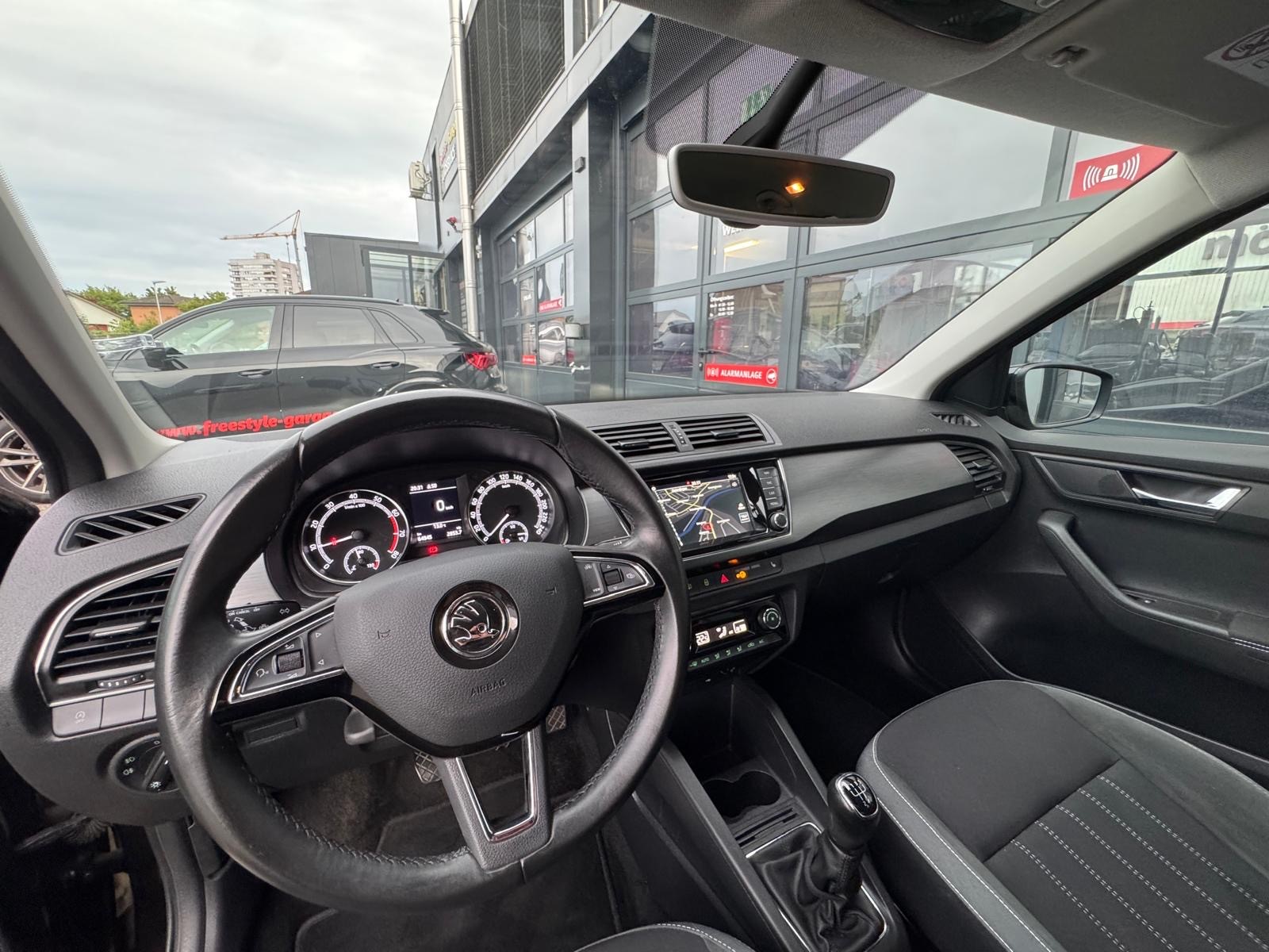 SKODA Fabia 1.0 TSI Ambition-image-8