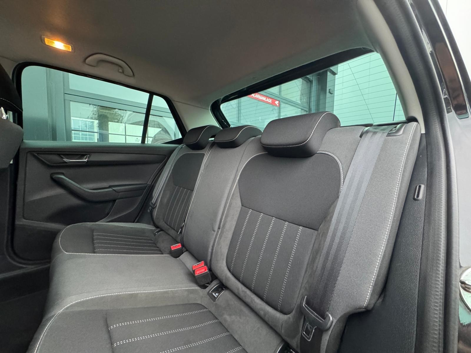 SKODA Fabia 1.0 TSI Ambition-image-14