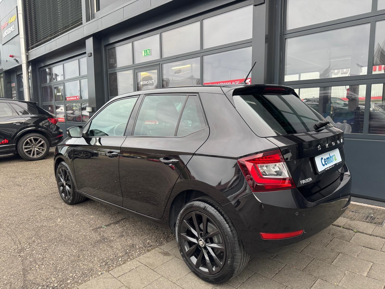 SKODA Fabia 1.0 TSI Ambition-image-3