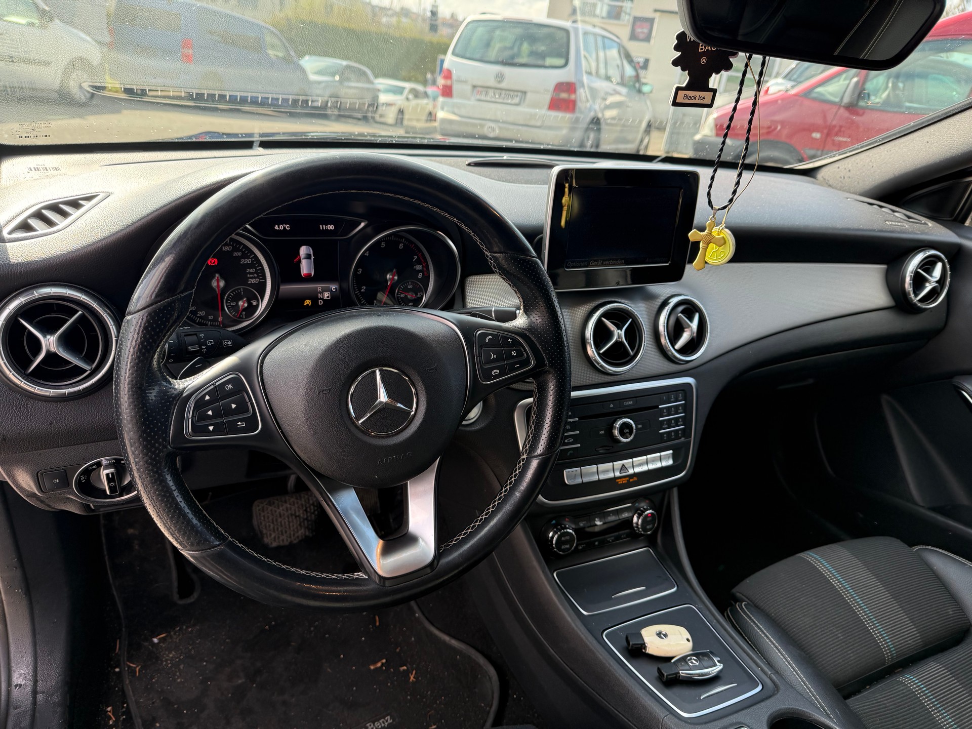 MERCEDES-BENZ CLA Shooting Brake 180 AMG Line 7G-DCT-image-6
