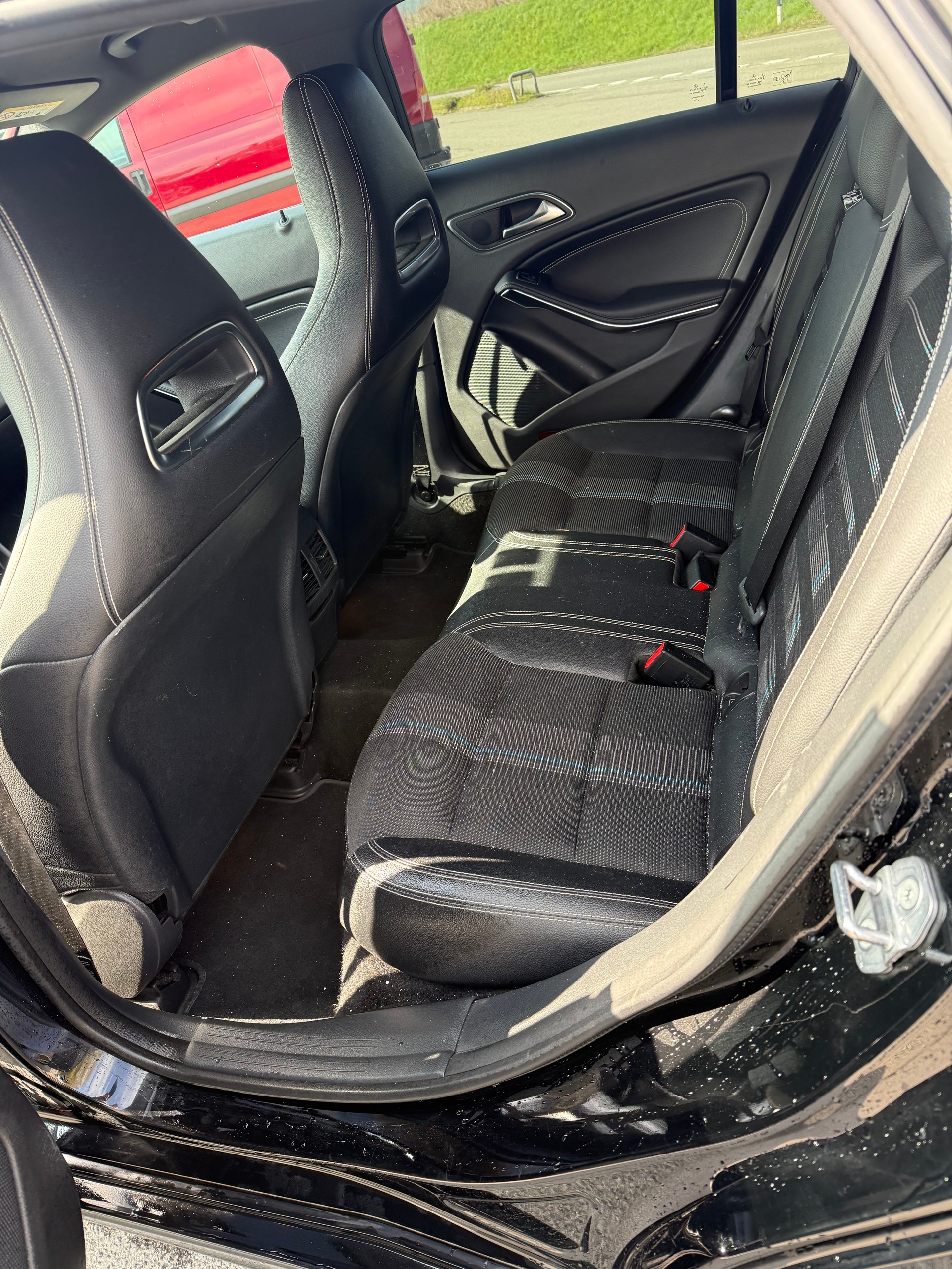 MERCEDES-BENZ CLA Shooting Brake 180 AMG Line 7G-DCT-image-8