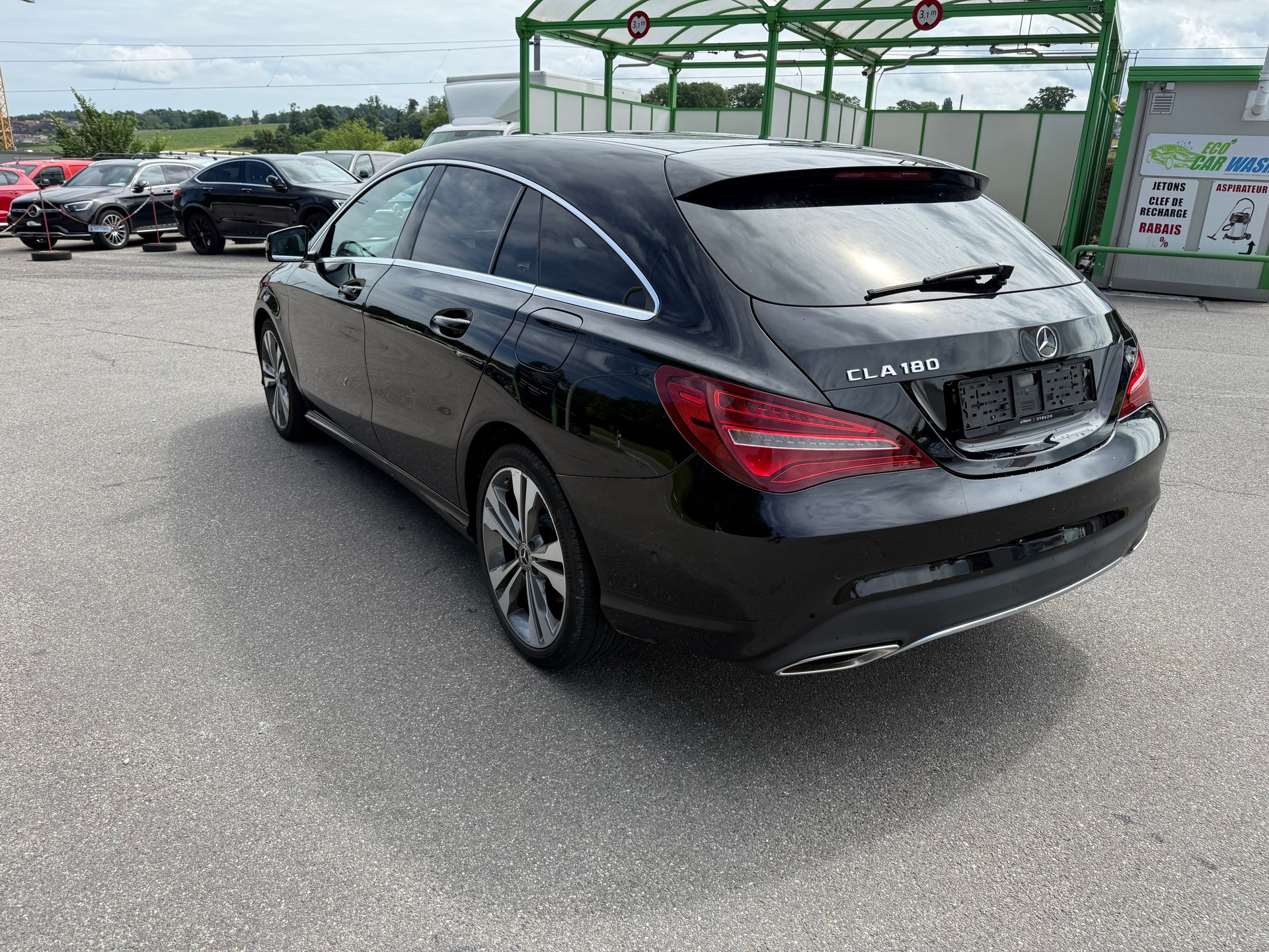 MERCEDES-BENZ CLA Shooting Brake 180 AMG Line 7G-DCT-image-3