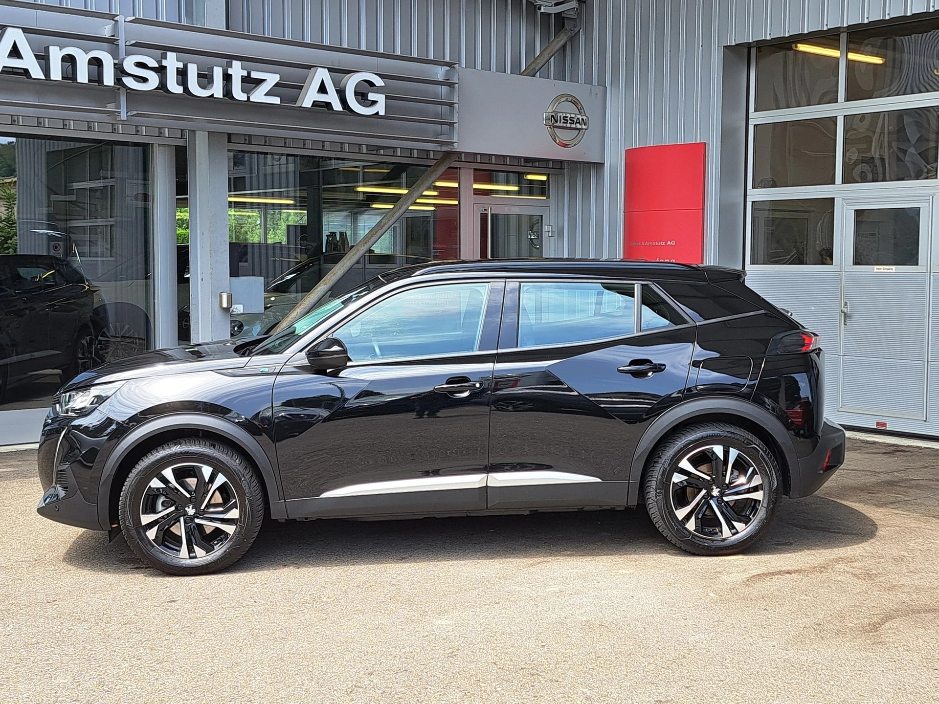 PEUGEOT 2008 e Allure-image-2