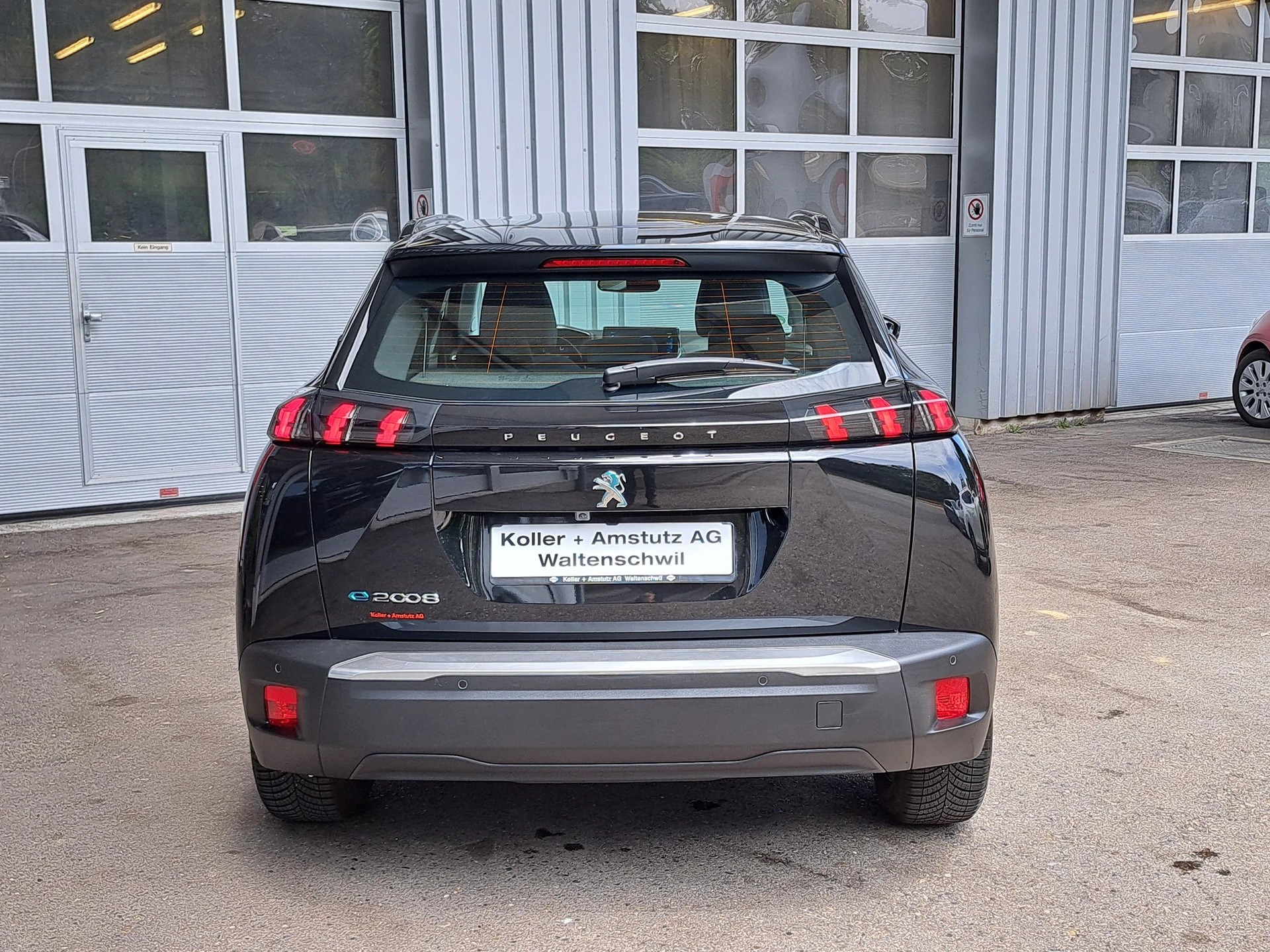 PEUGEOT 2008 e Allure-image-3