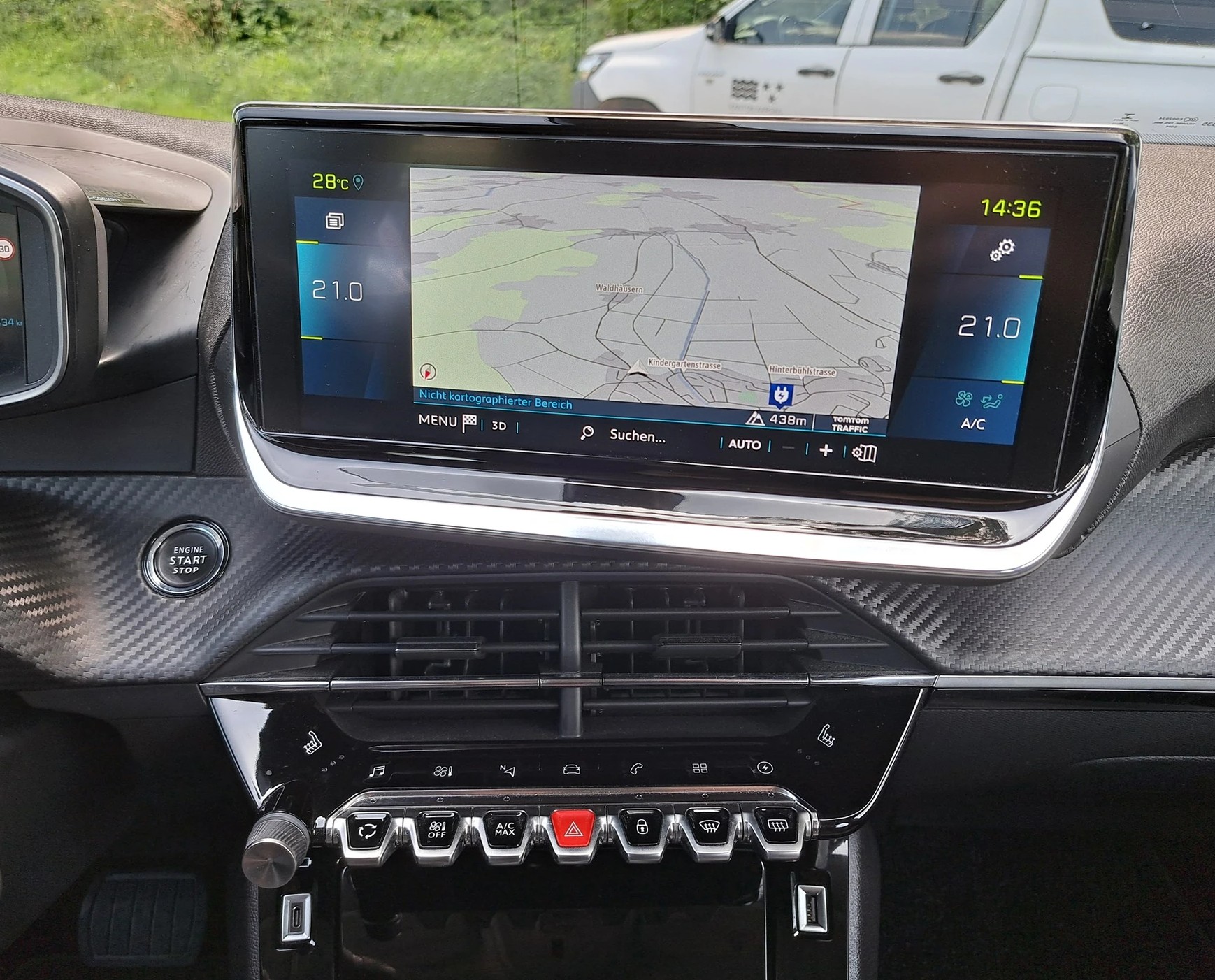 PEUGEOT 2008 e Allure-image-11