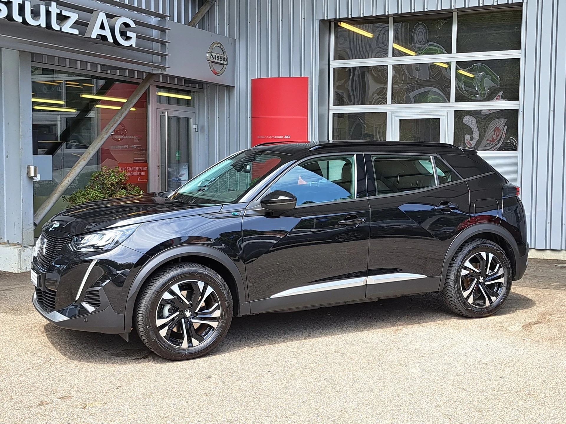 PEUGEOT 2008 e Allure-image-1