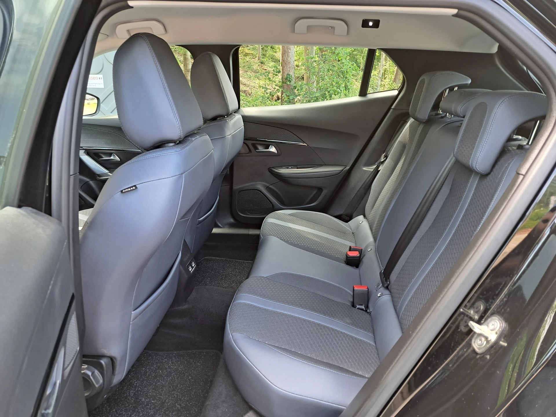 PEUGEOT 2008 e Allure-image-13