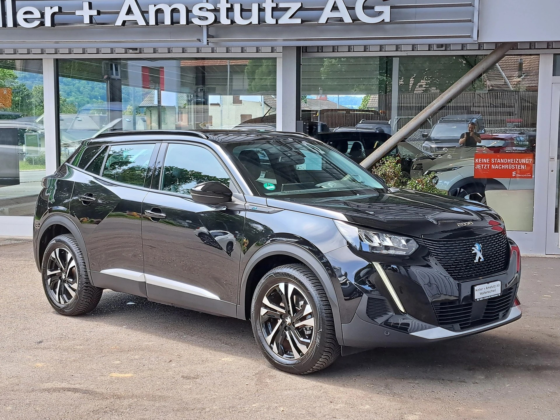 PEUGEOT 2008 e Allure-image-7