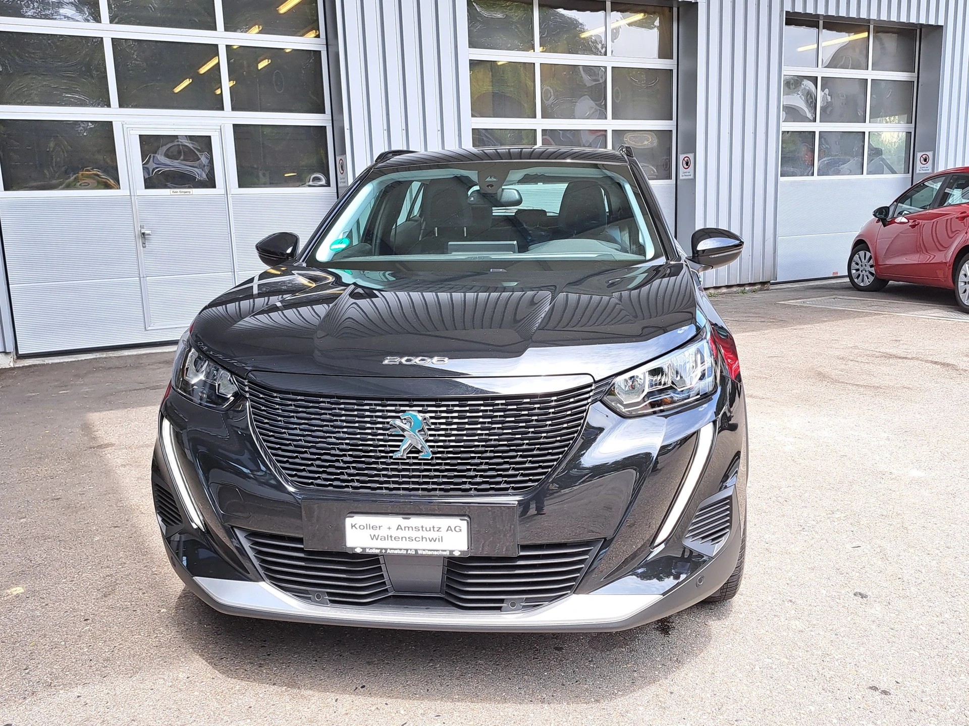 PEUGEOT 2008 e Allure-image-9
