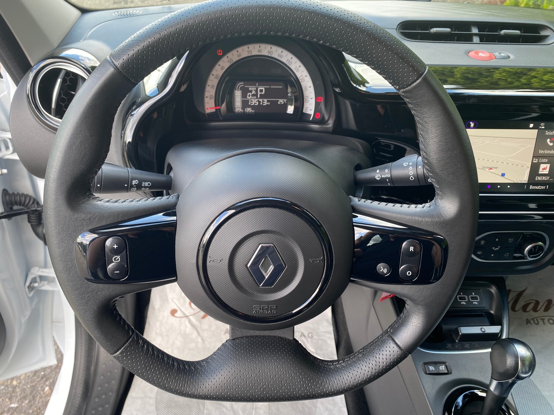 RENAULT Twingo Electric 81PS Urban Night **Elektrisches-Stoff-Schiebedach**-image-13