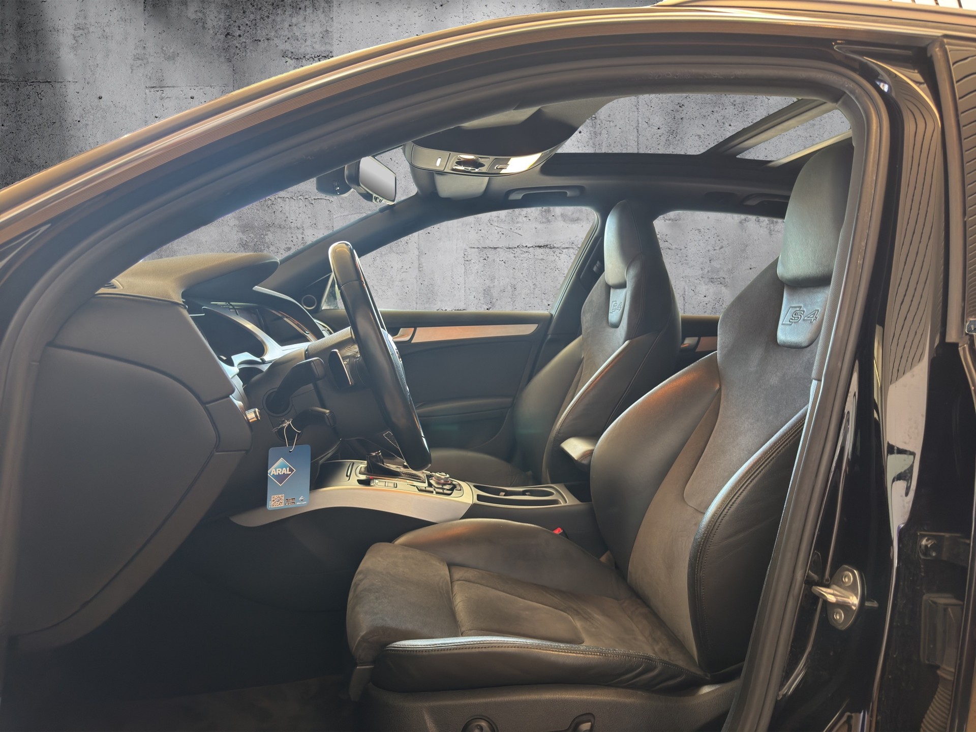 AUDI S4 Avant 3.0 TFSI quattro S-tronic-image-7