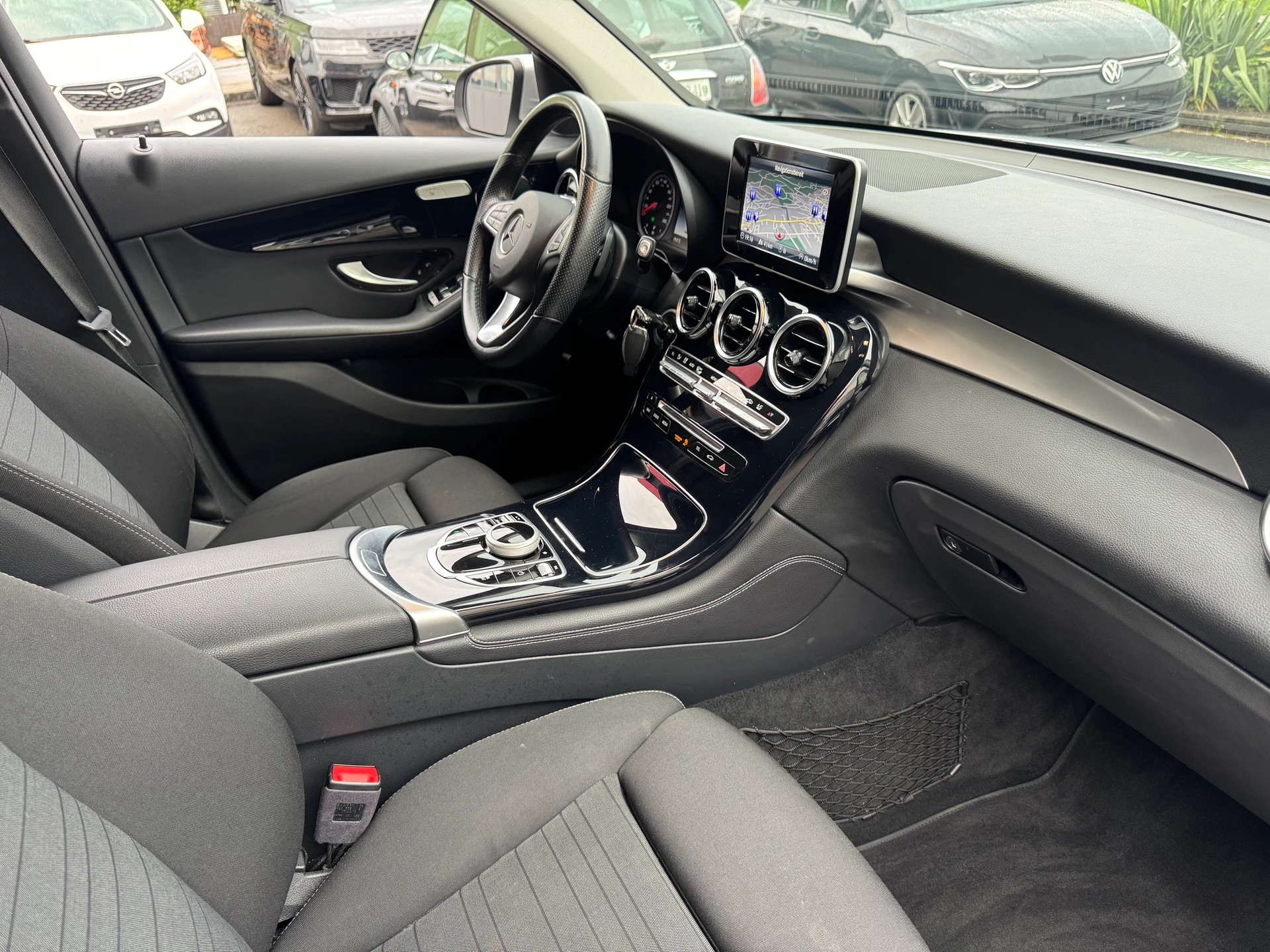 MERCEDES-BENZ GLC 250 d 4Matic 9G-Tronic-image-13