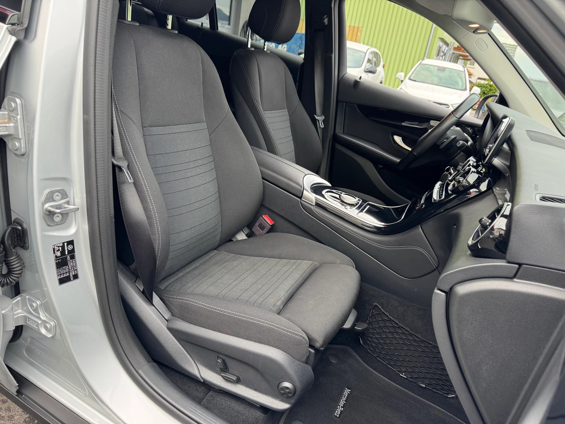 MERCEDES-BENZ GLC 250 d 4Matic 9G-Tronic-image-15