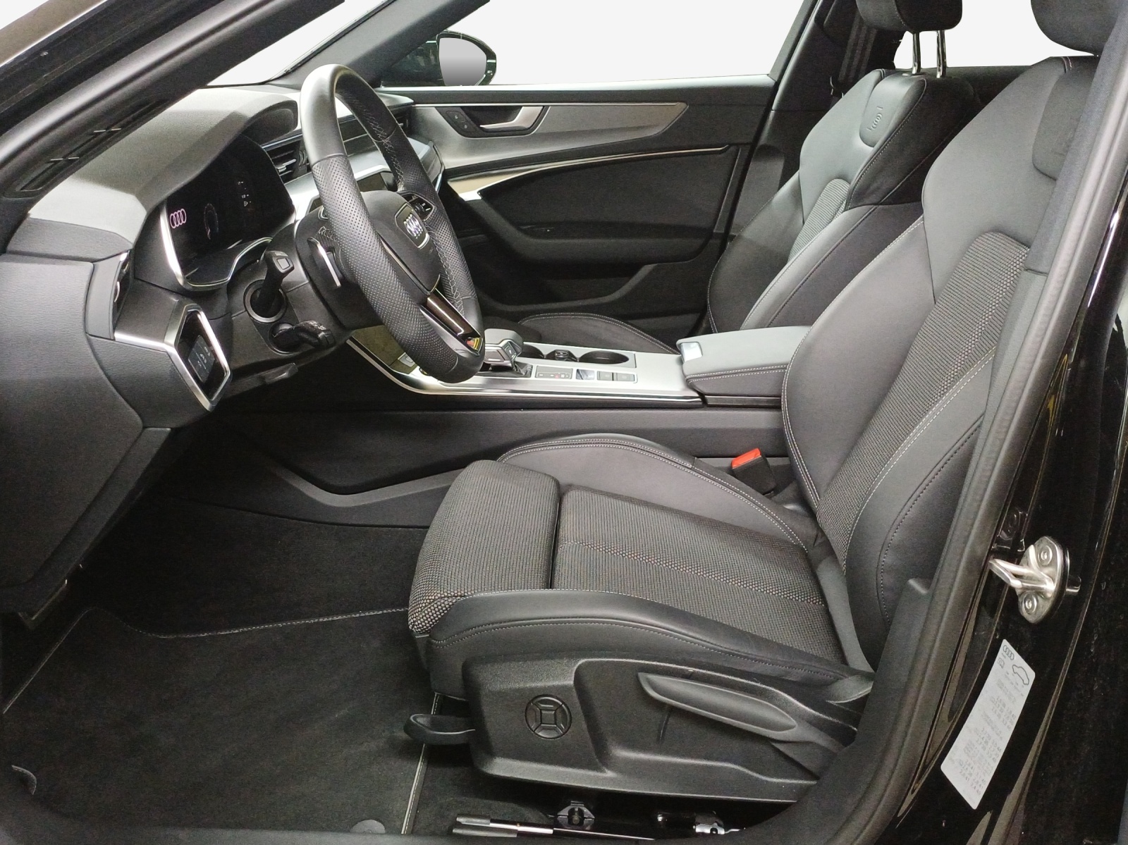 AUDI A6 Avant 50 TFSIe Attraction advanced quattro S-tronic-image-7