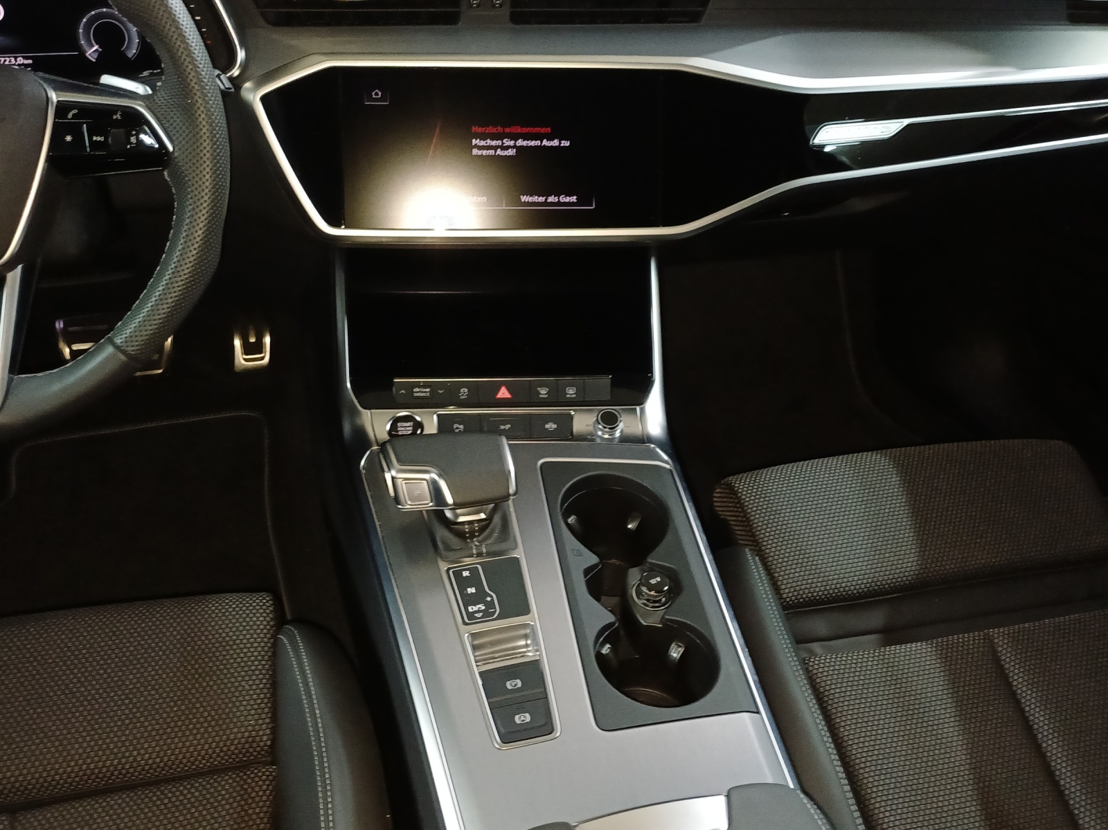 AUDI A6 Avant 50 TFSIe Attraction advanced quattro S-tronic-image-10