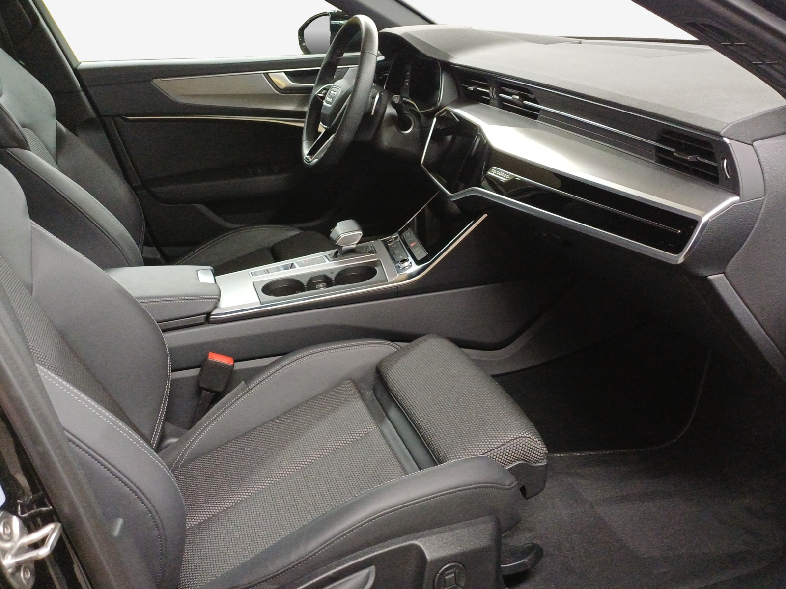 AUDI A6 Avant 50 TFSIe Attraction advanced quattro S-tronic-image-13