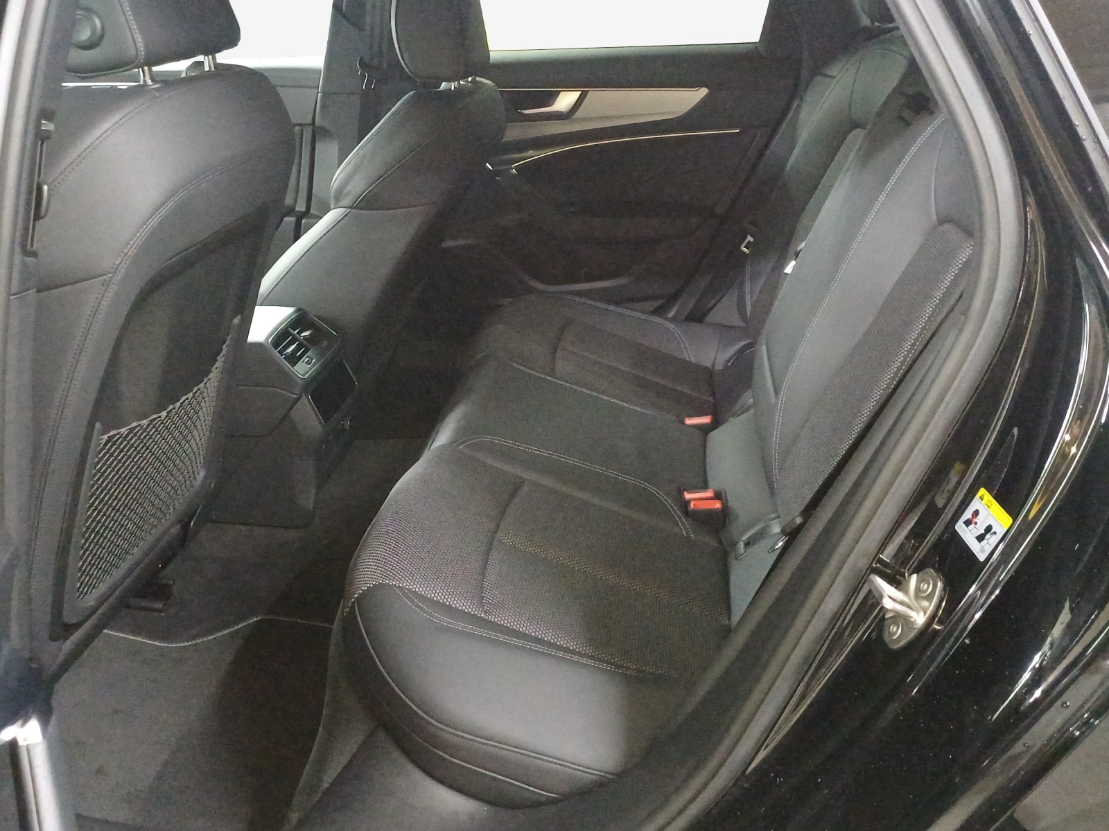 AUDI A6 Avant 50 TFSIe Attraction advanced quattro S-tronic-image-11
