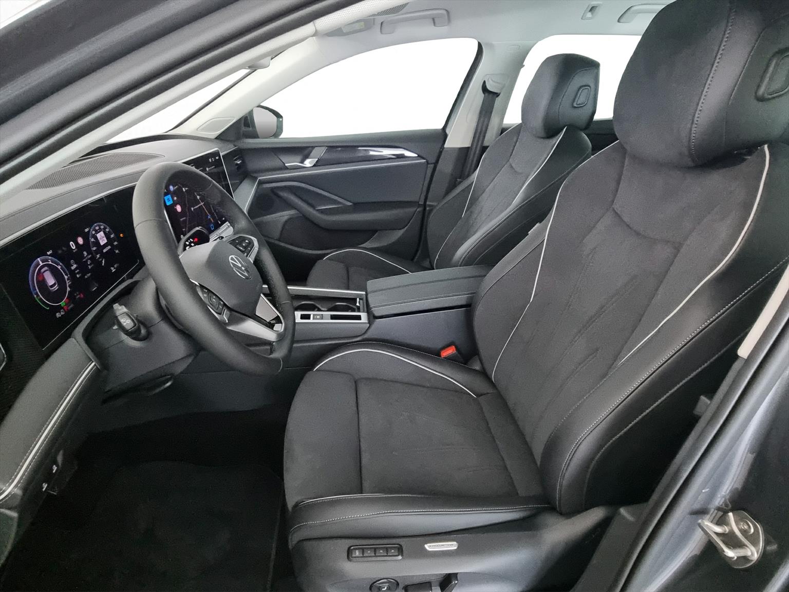 VW Passat Variant 1.5 TSI evo2 PHEV Business-image-5