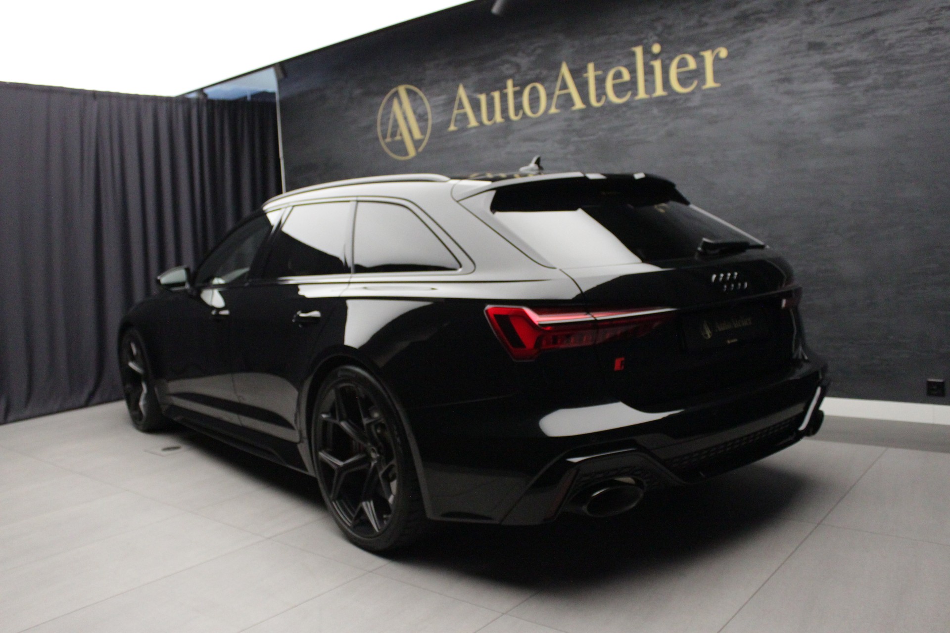 AUDI RS6 Avant 4.0 TFSI V8 Performance quattro-image-9