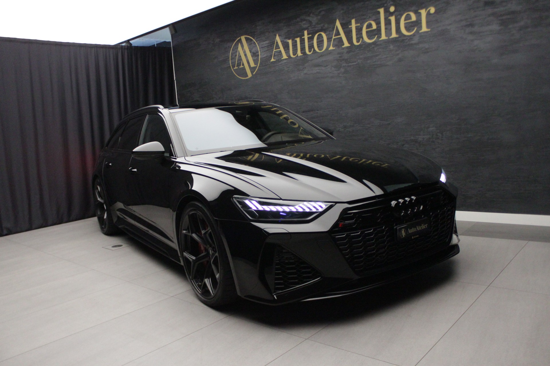 AUDI RS6 Avant 4.0 TFSI V8 Performance quattro-image-2