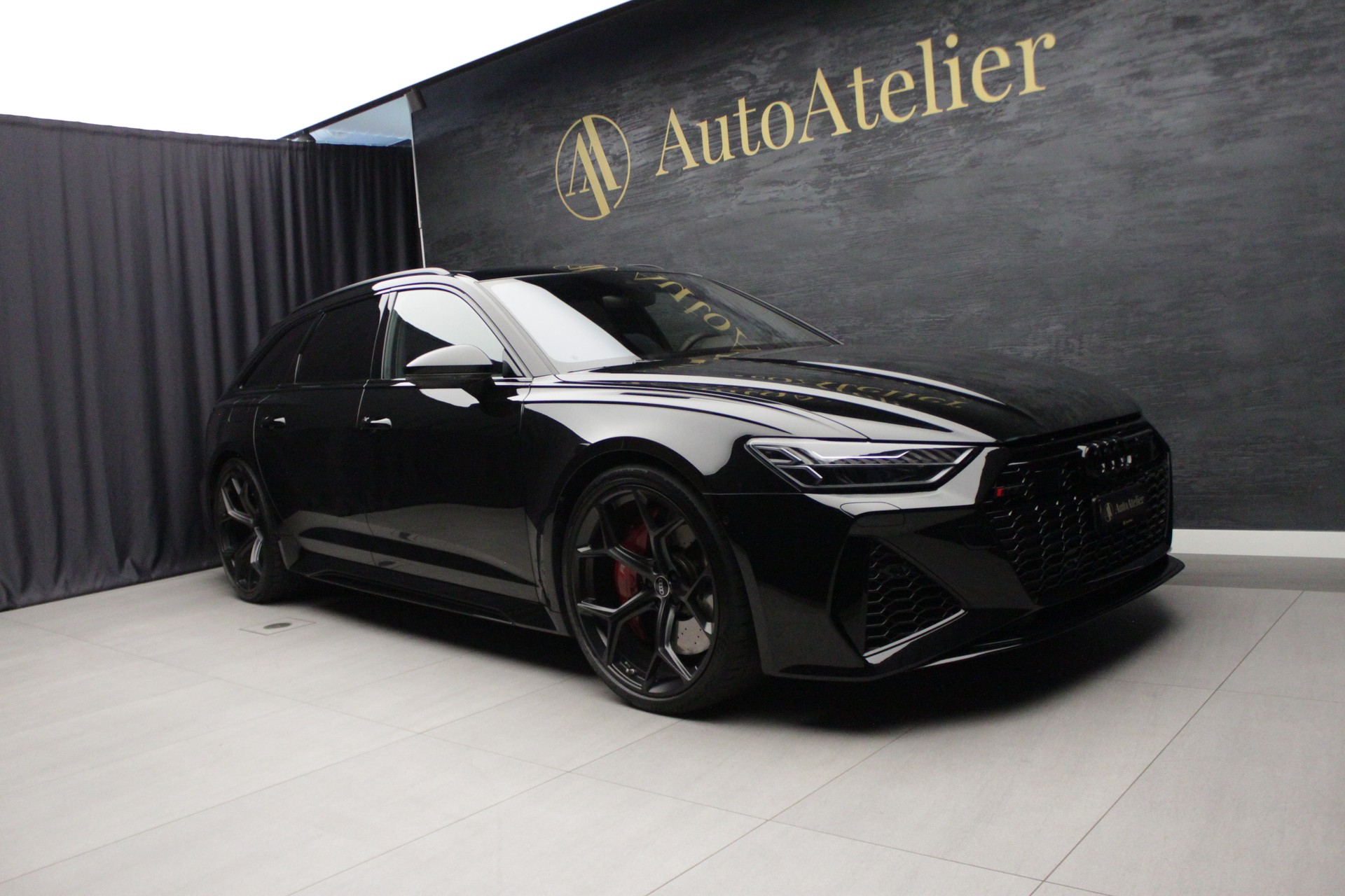 AUDI RS6 Avant 4.0 TFSI V8 Performance quattro-image-1