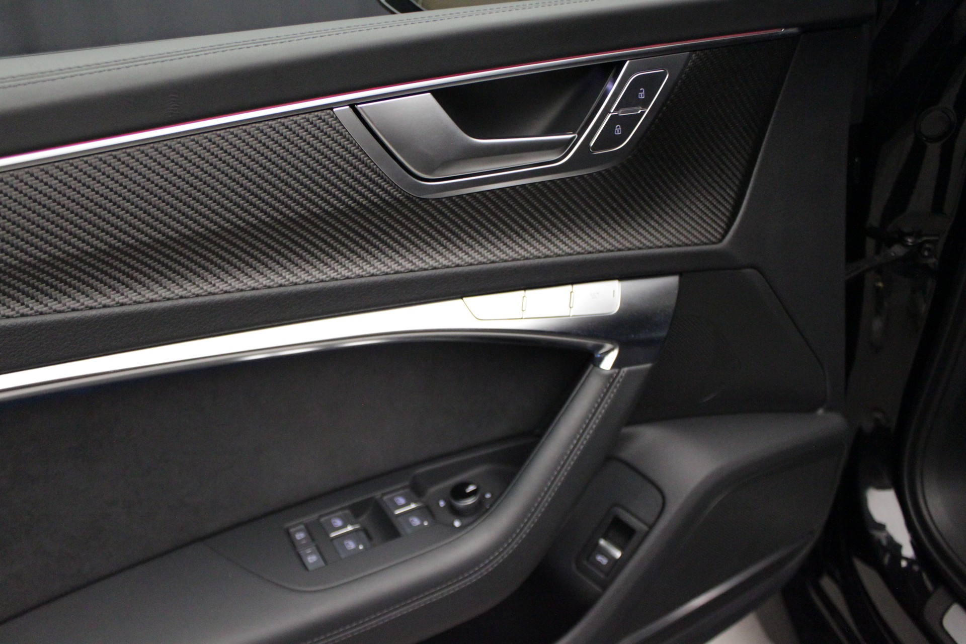 AUDI RS6 Avant 4.0 TFSI V8 Performance quattro-image-18