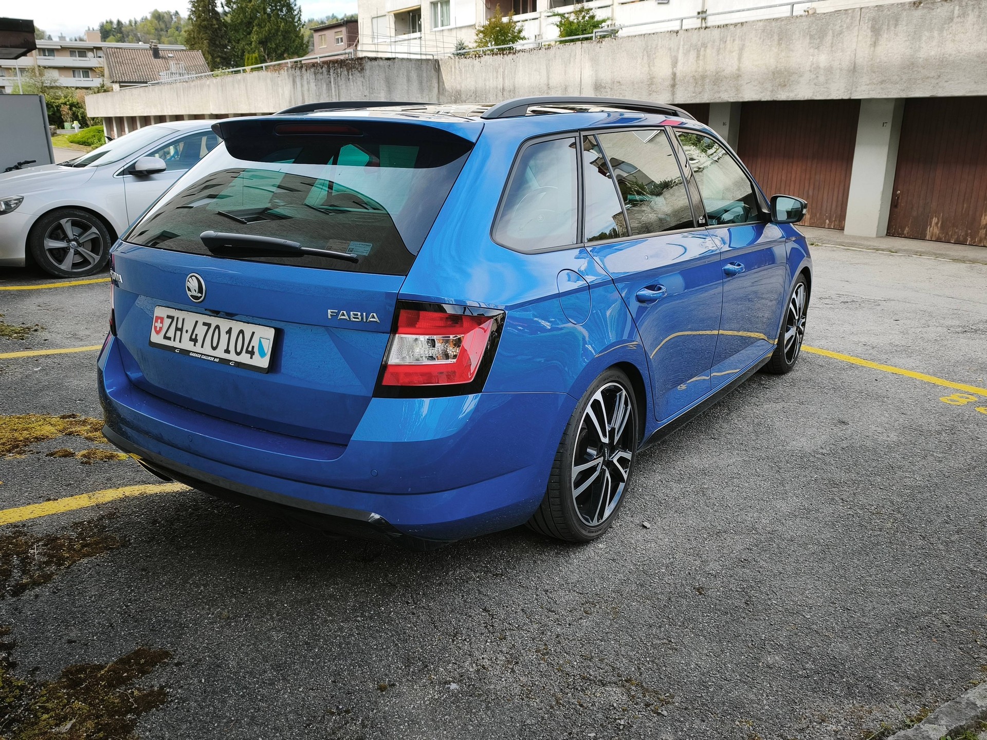 SKODA 1.2 TSI Monte Carlo DSG-image-2