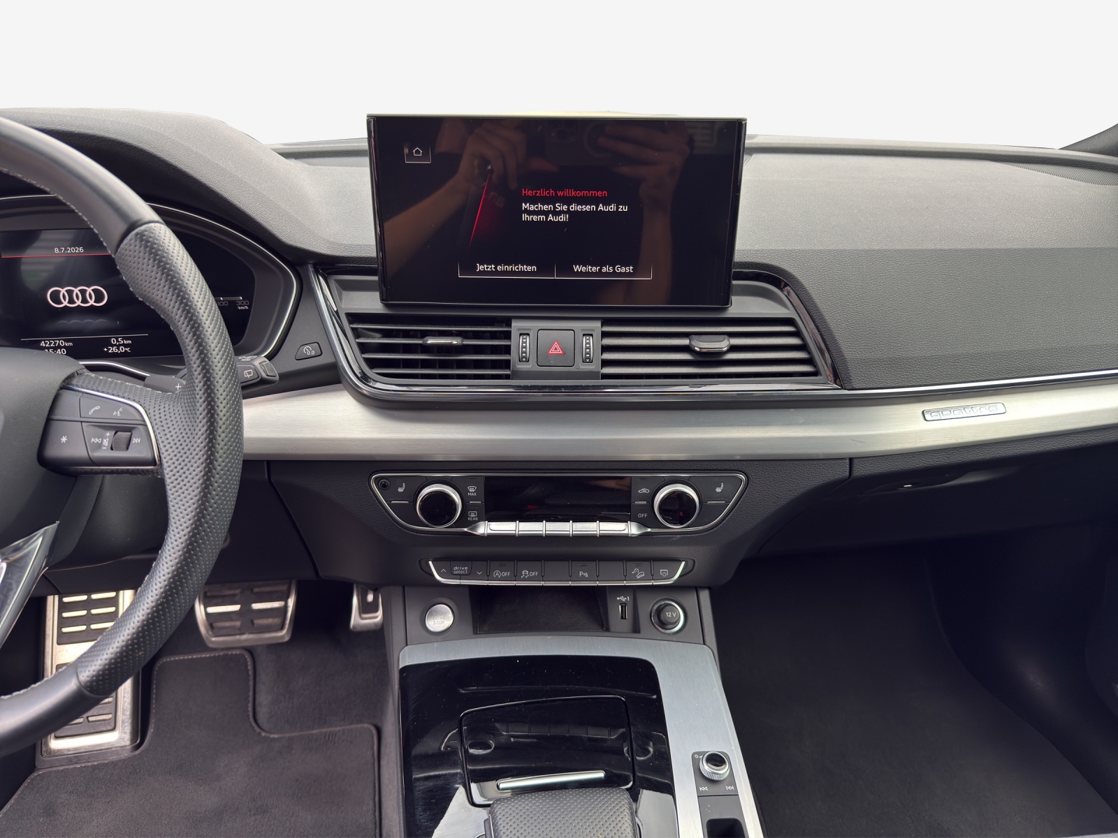 AUDI Q5 40 TDI Black Edition quattro S-tronic-image-10