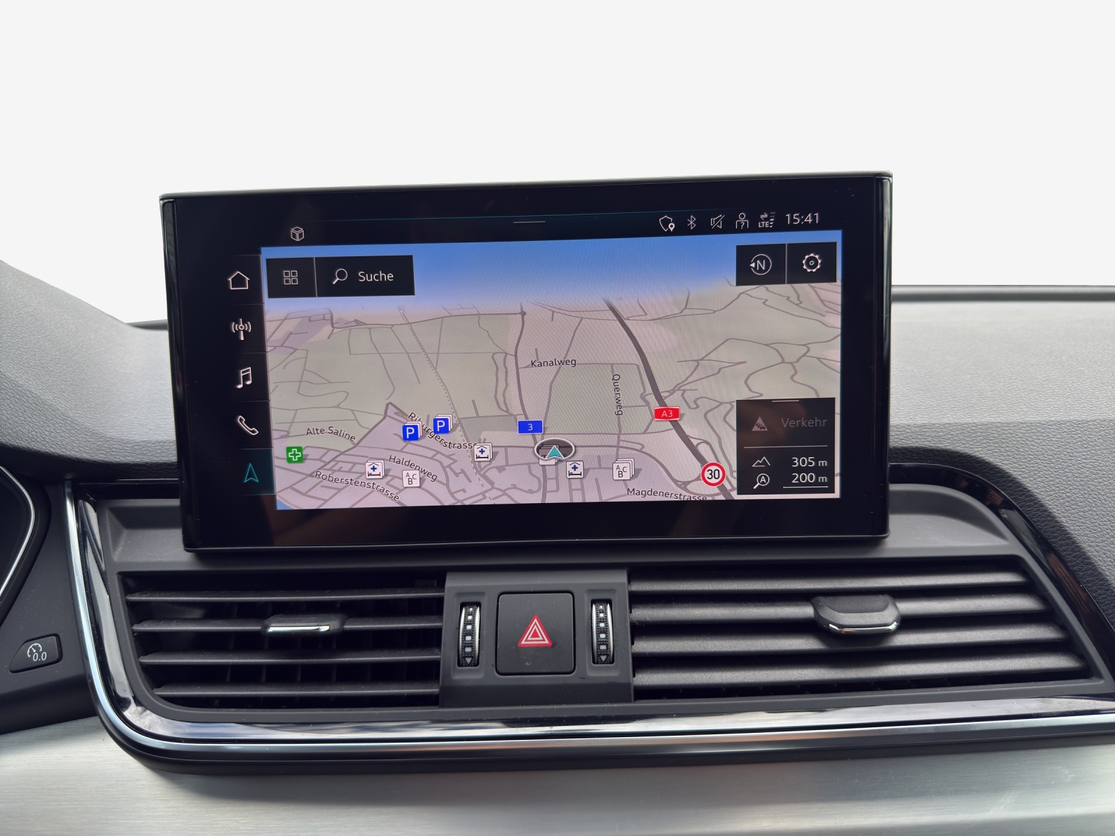 AUDI Q5 40 TDI Black Edition quattro S-tronic-image-15
