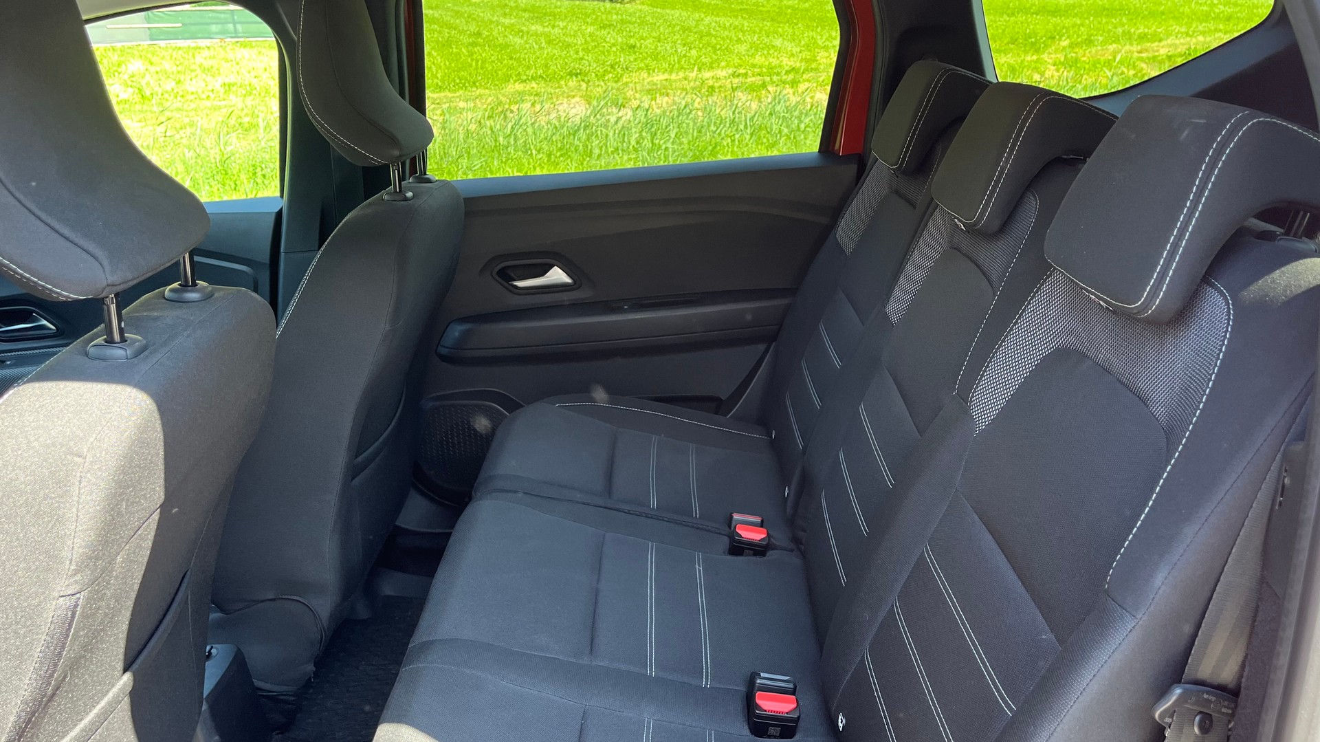 DACIA Jogger TCe 110 Comfort-image-10