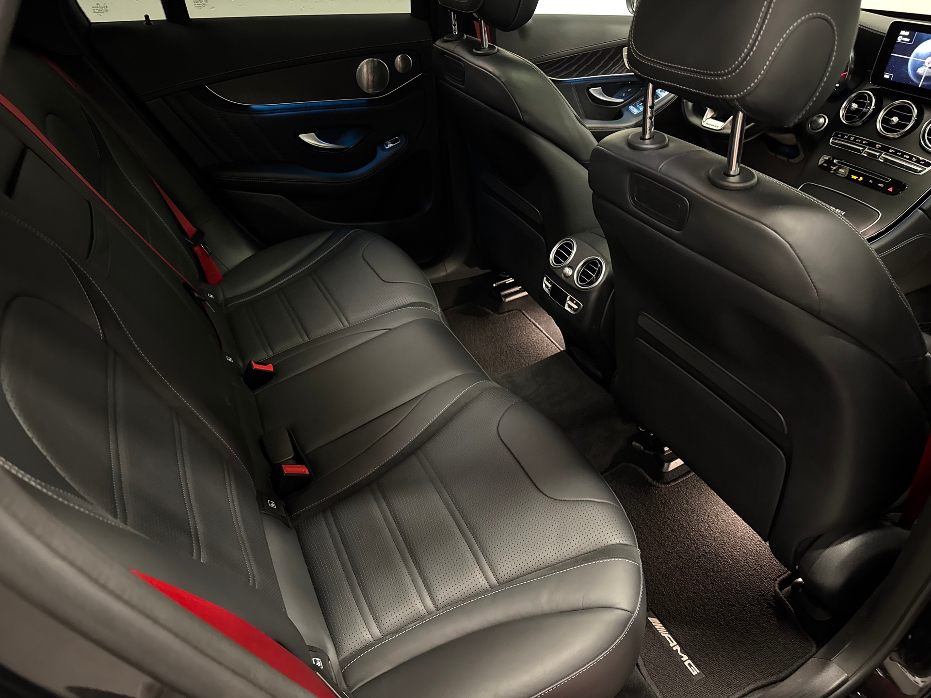 MERCEDES-BENZ GLC 63 S AMG 4Matic+ 9G-Tronic-image-21