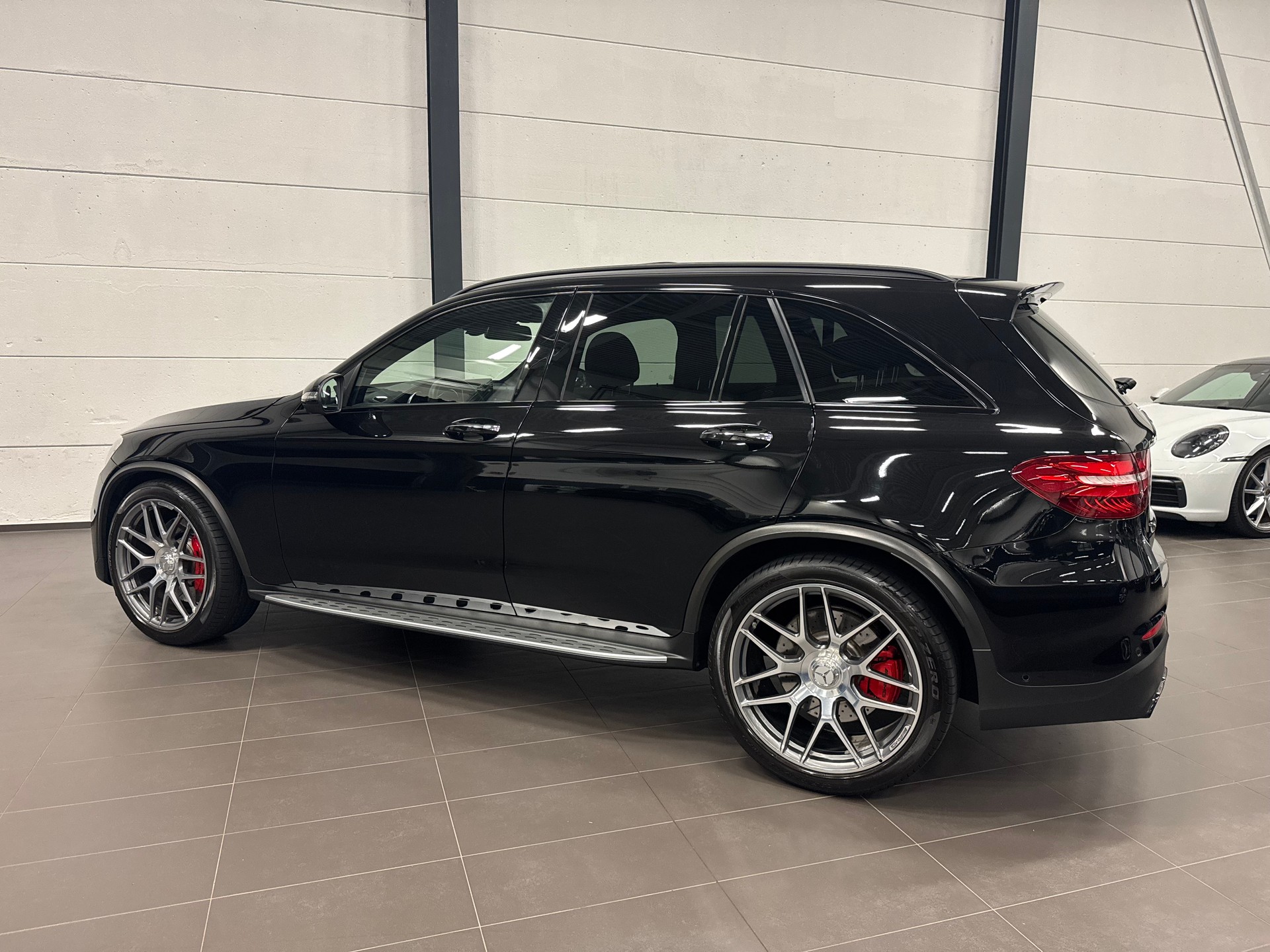 MERCEDES-BENZ GLC 63 S AMG 4Matic+ 9G-Tronic-image-11