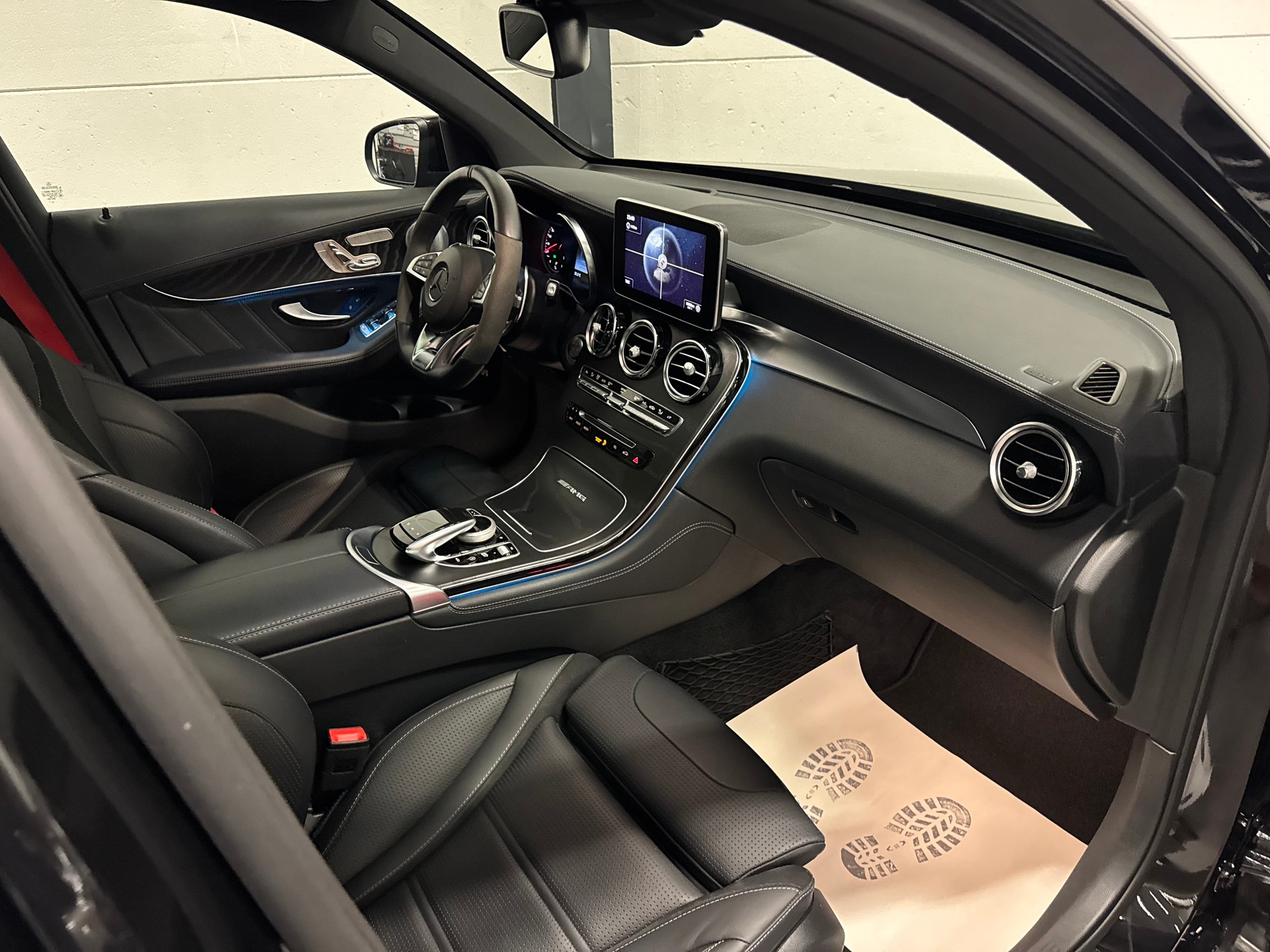 MERCEDES-BENZ GLC 63 S AMG 4Matic+ 9G-Tronic-image-19