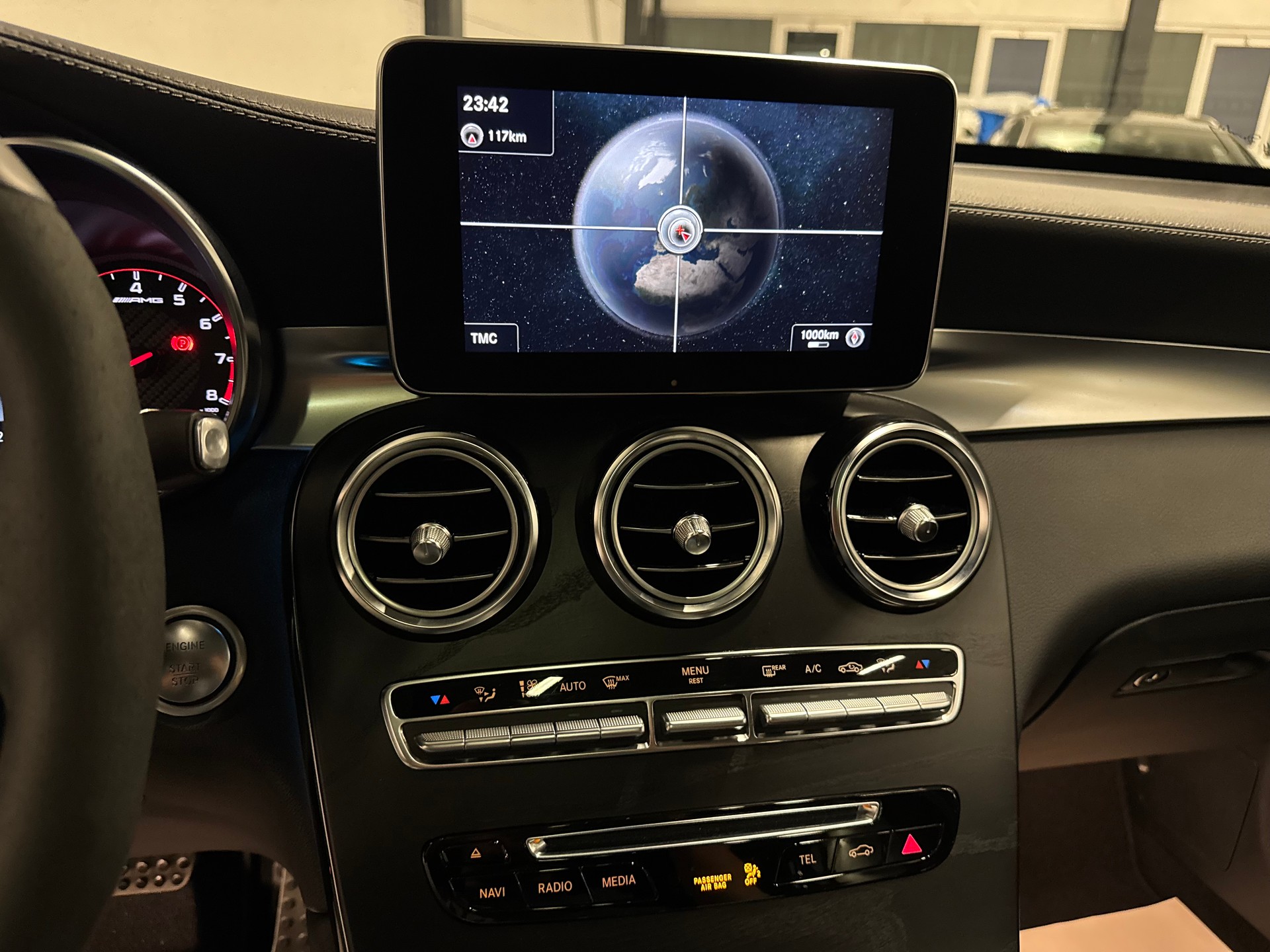 MERCEDES-BENZ GLC 63 S AMG 4Matic+ 9G-Tronic-image-25