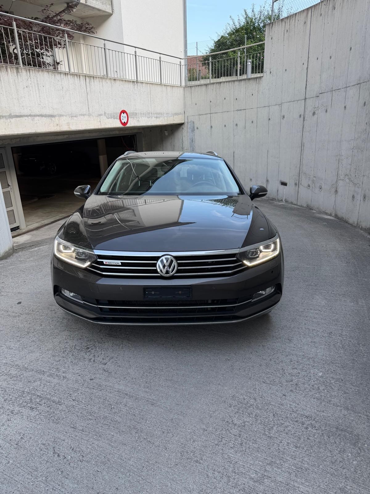 VW Passat Variant 2.0 TDI BMT Highline DSG 4Motion-image-0