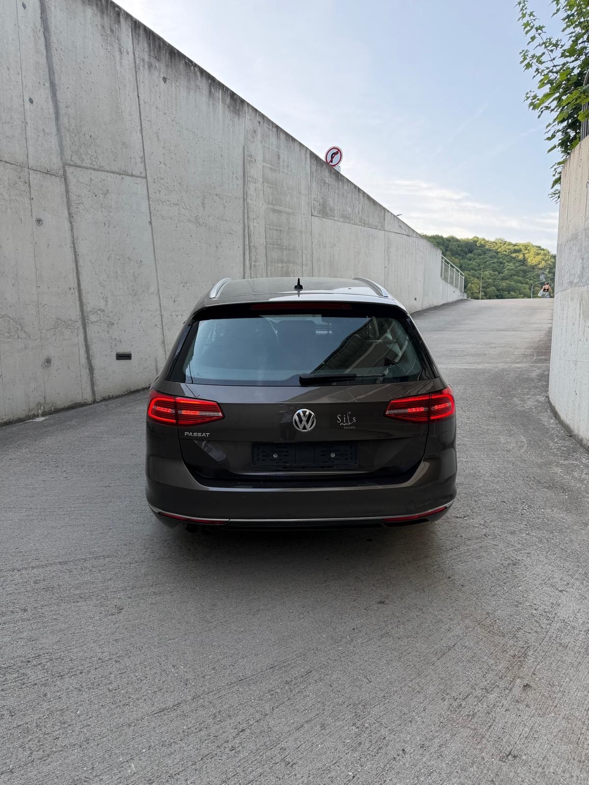 VW Passat Variant 2.0 TDI BMT Highline DSG 4Motion-image-8